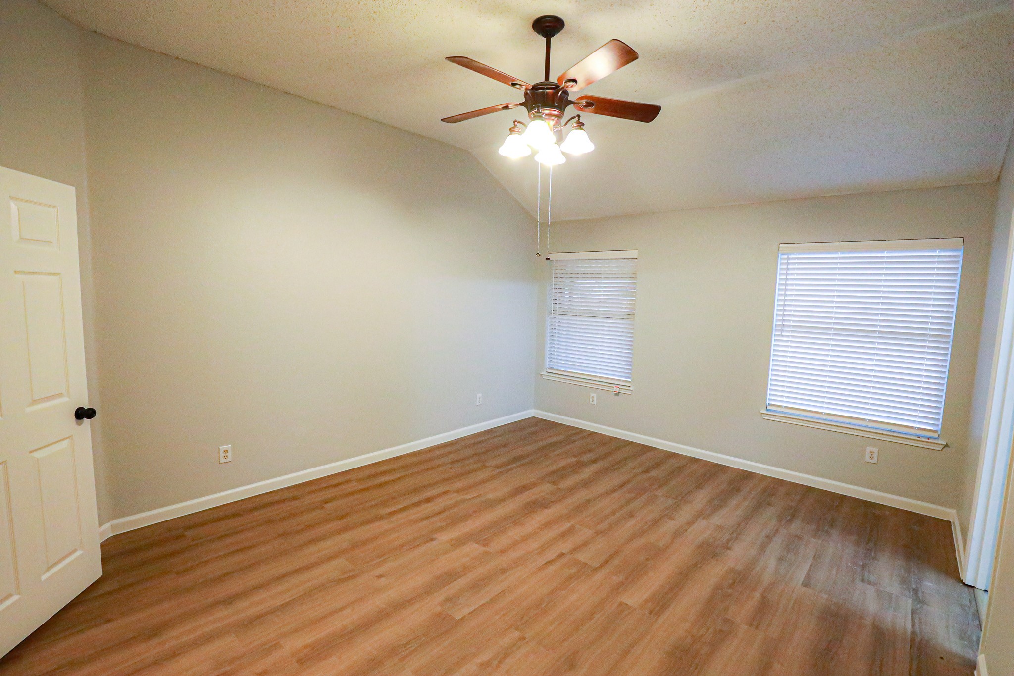 5616 Indian Hill Drive Arlington TX 76018