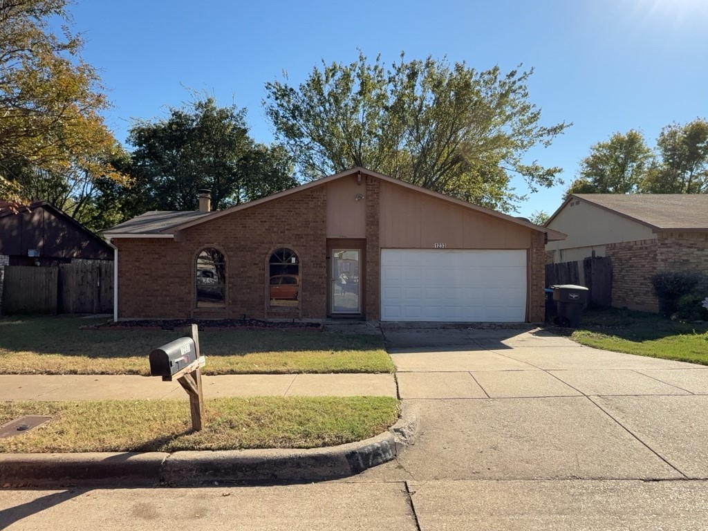 1233 Steinburg Lane Fort Worth TX 76134