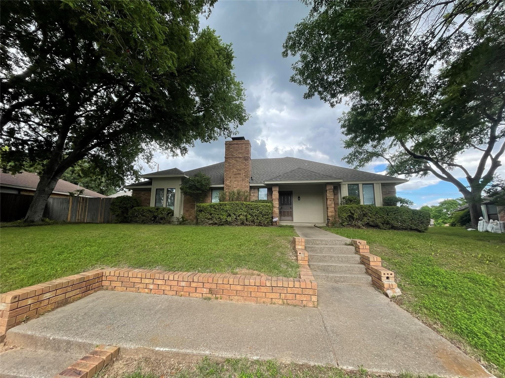 407 Hillcroft Circle Duncanville TX 75137