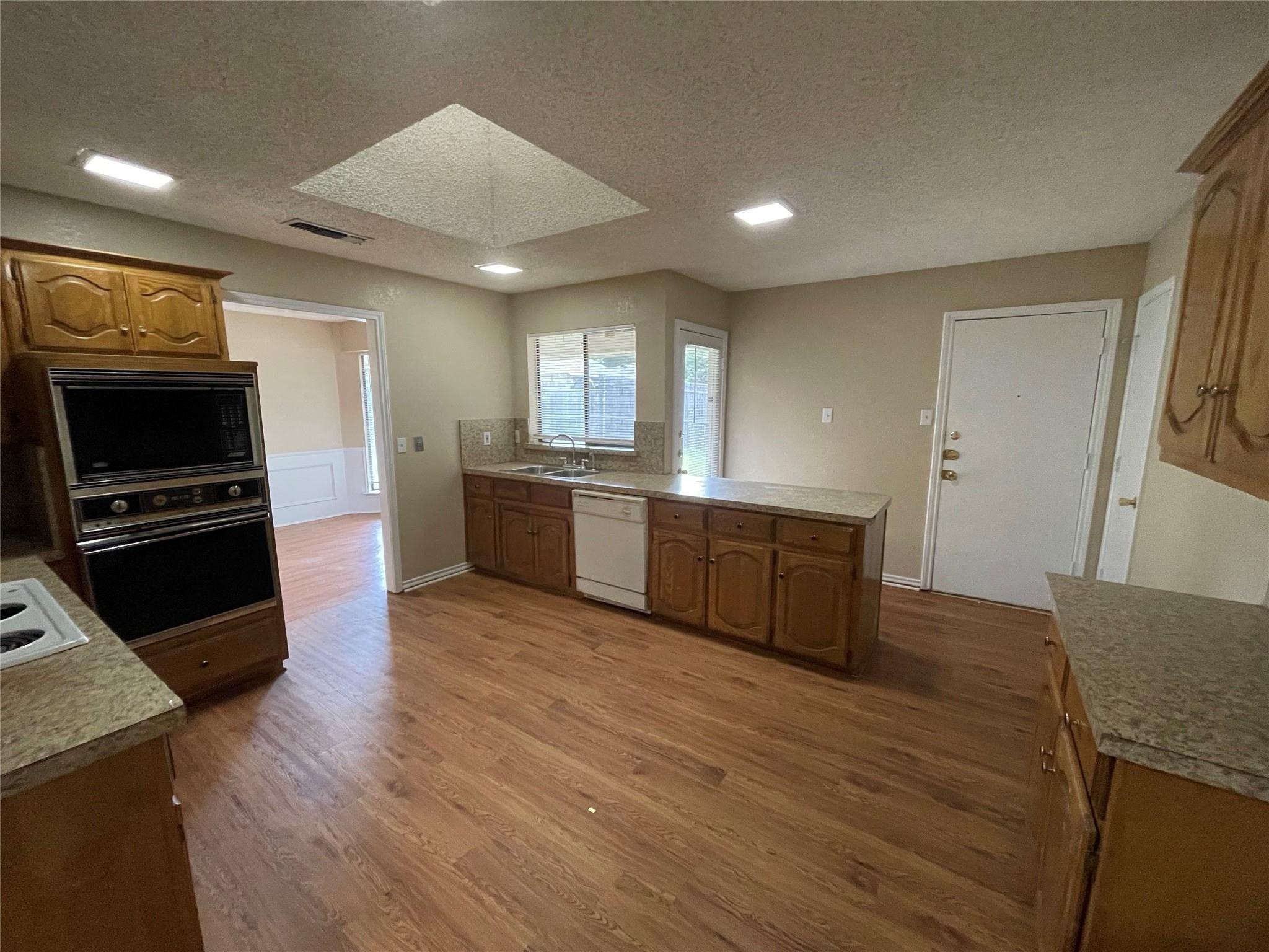 407 Hillcroft Circle Duncanville TX 75137