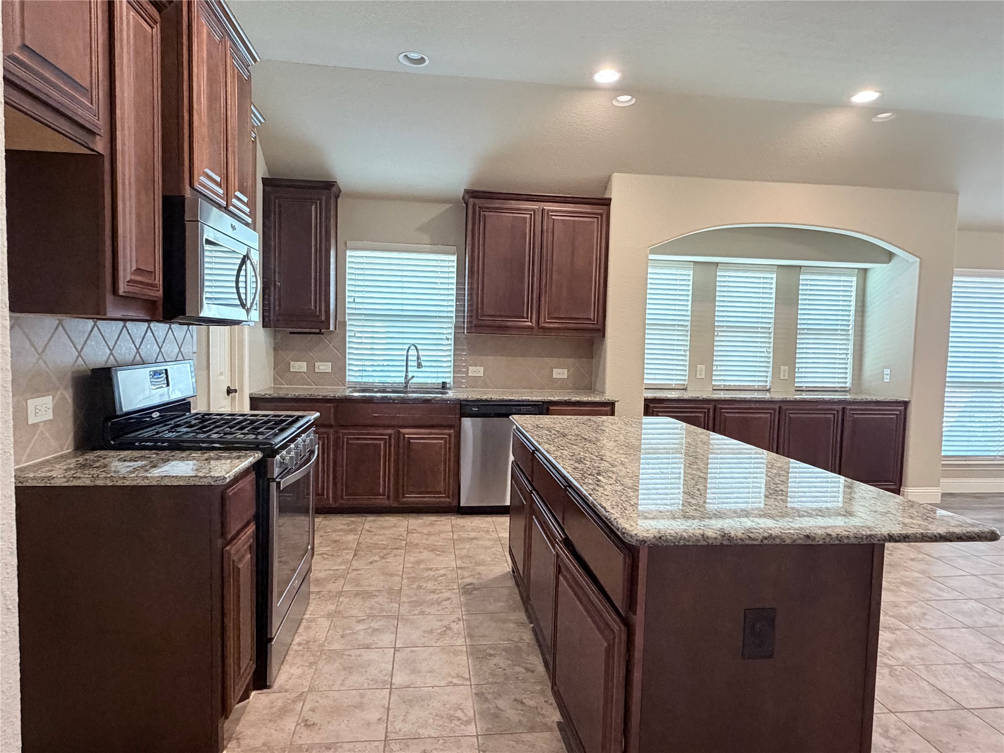 704 Lighthouse Lane Savannah TX 76227