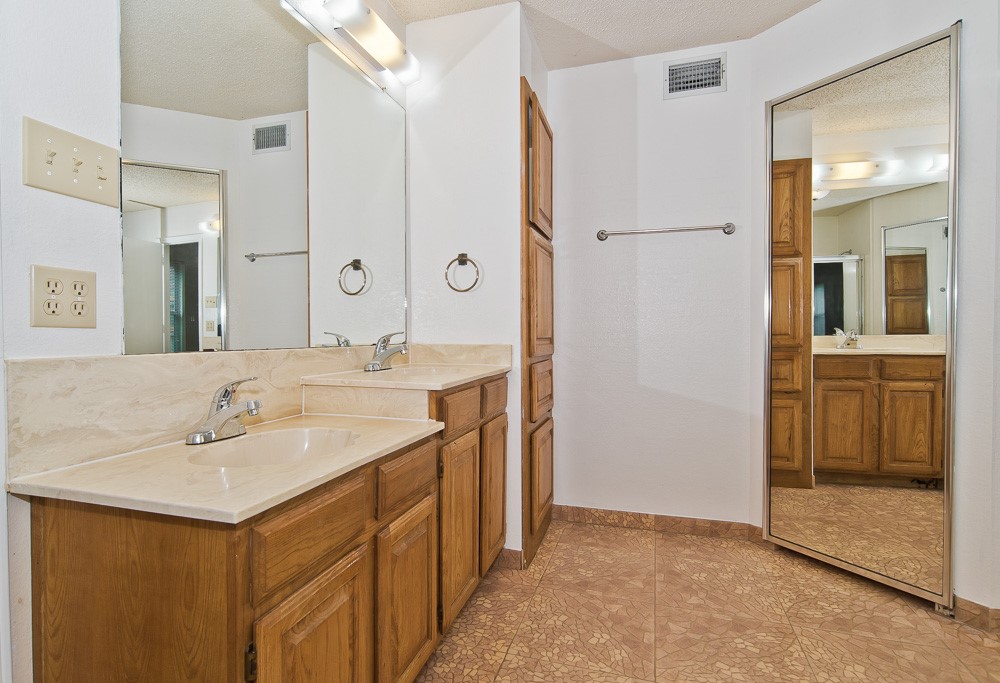 6014 Parkmeadow Drive Arlington TX 76018