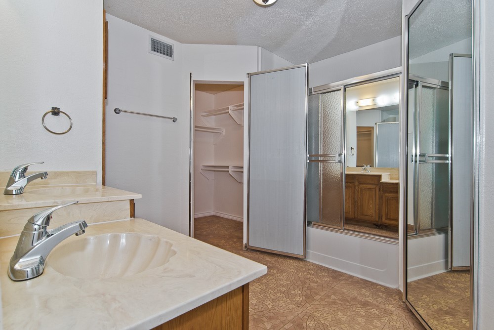 6014 Parkmeadow Drive Arlington TX 76018