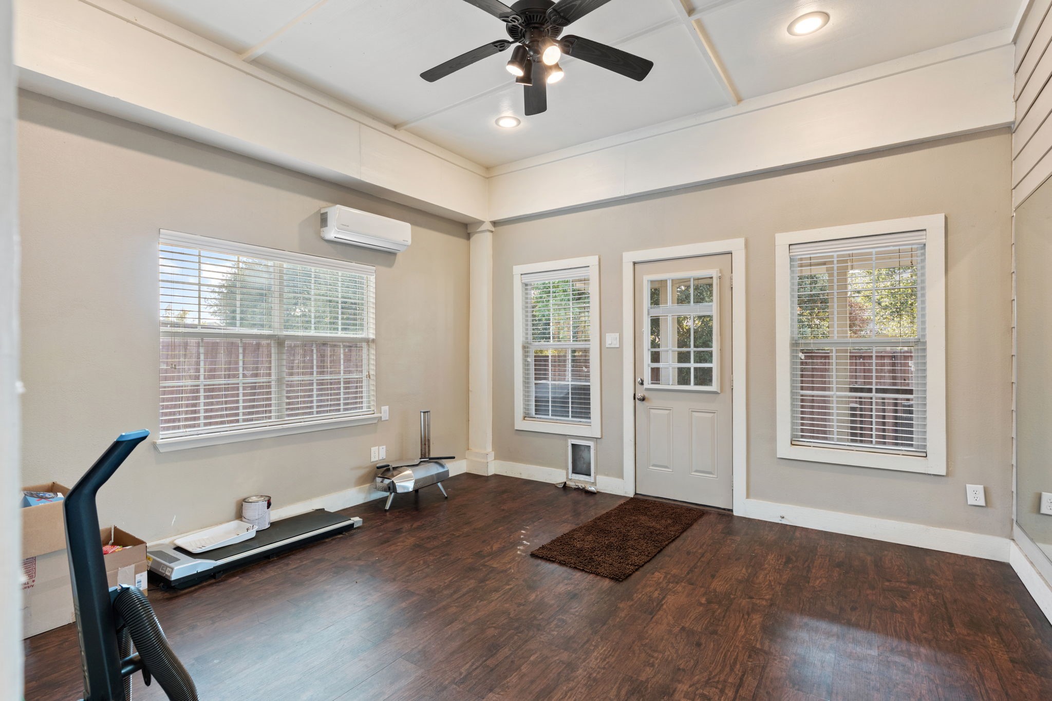 2844 Lacompte Drive Dallas TX 75227