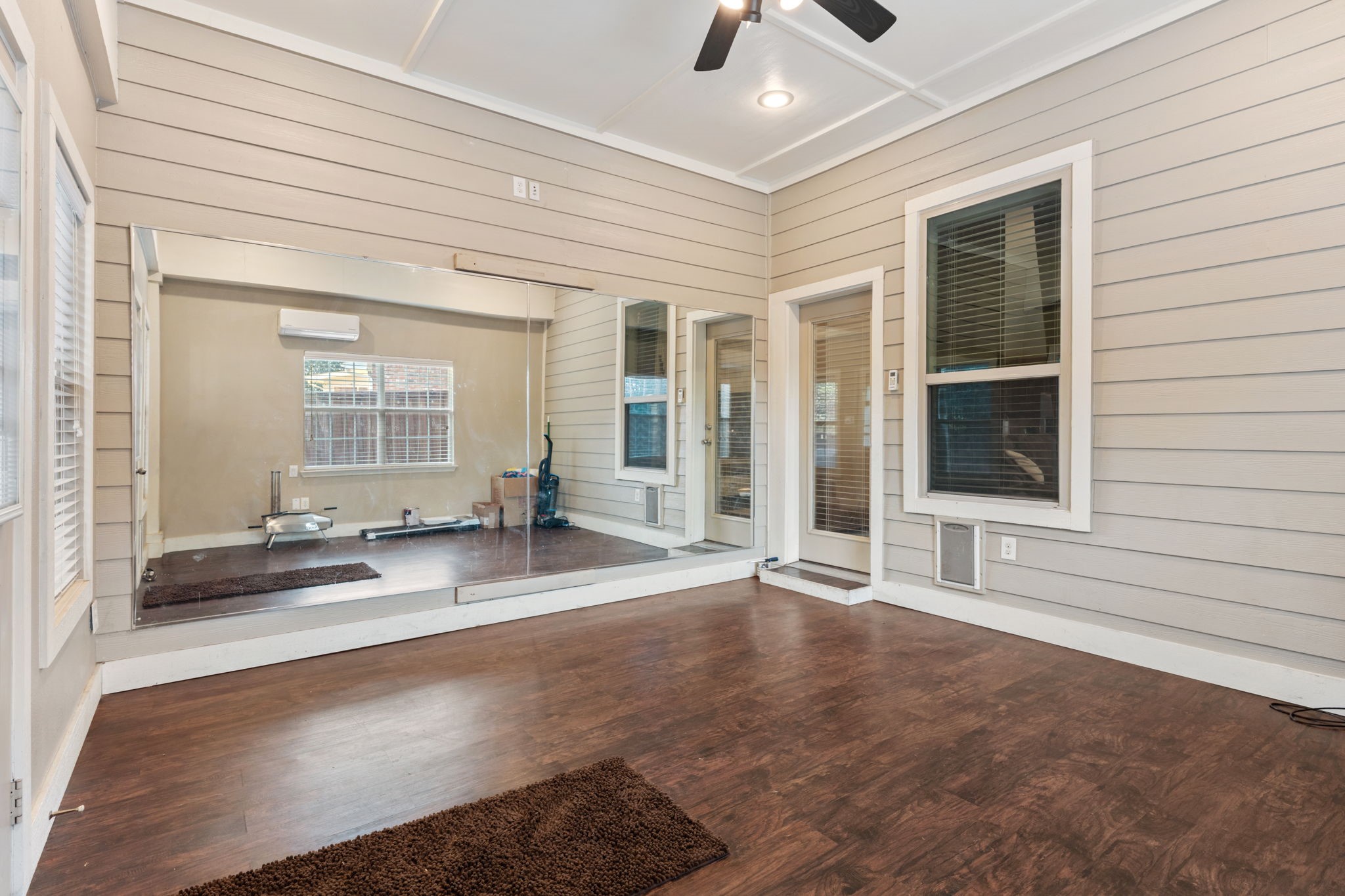 2844 Lacompte Drive Dallas TX 75227