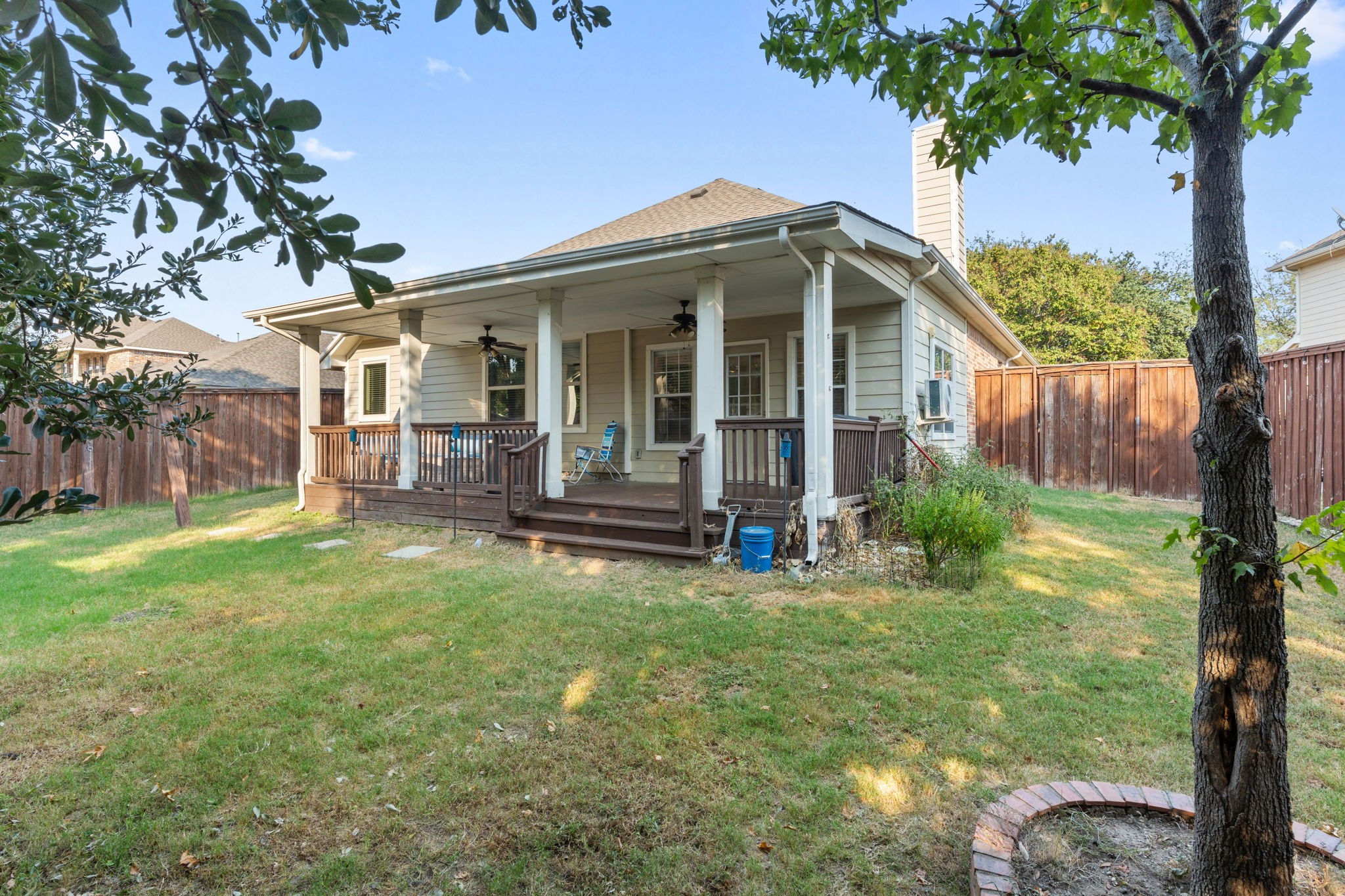 2844 Lacompte Drive Dallas TX 75227