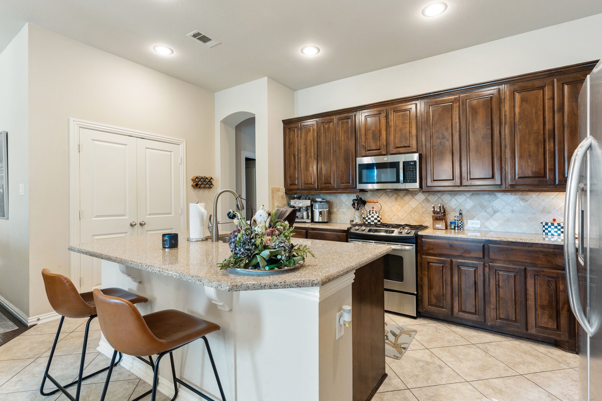 2844 Lacompte Drive Dallas TX 75227