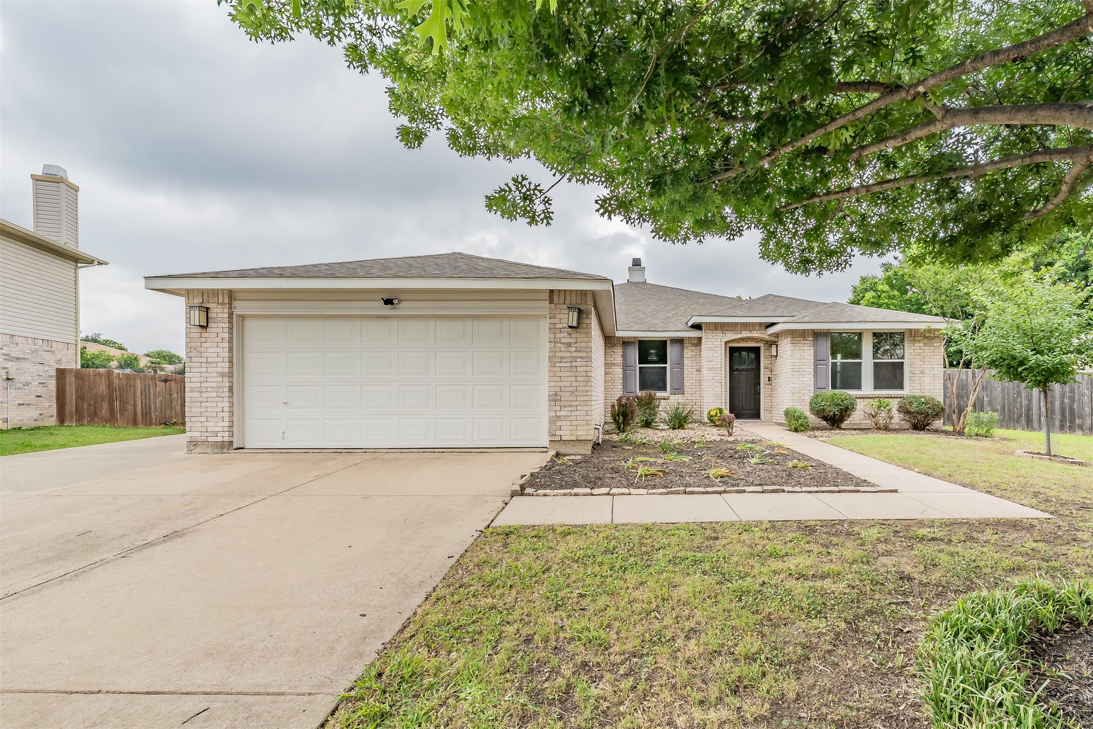 337 Snapdragon Court Burleson TX 76028