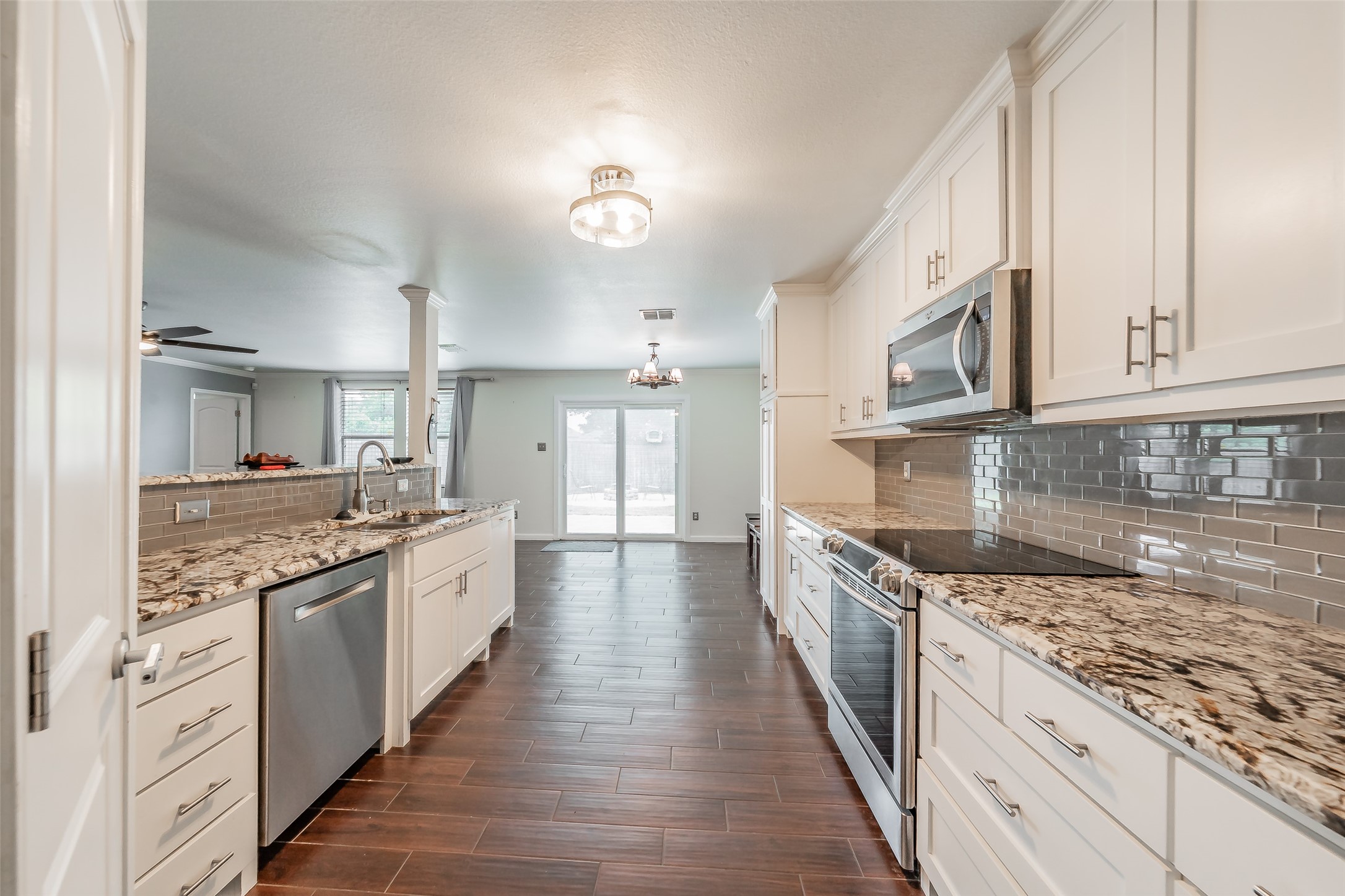 337 Snapdragon Court Burleson TX 76028