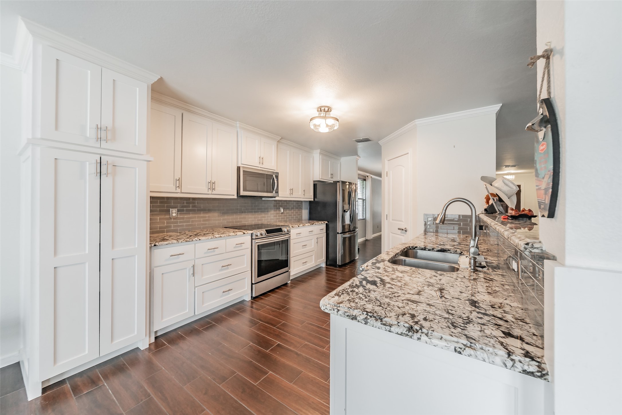 337 Snapdragon Court Burleson TX 76028