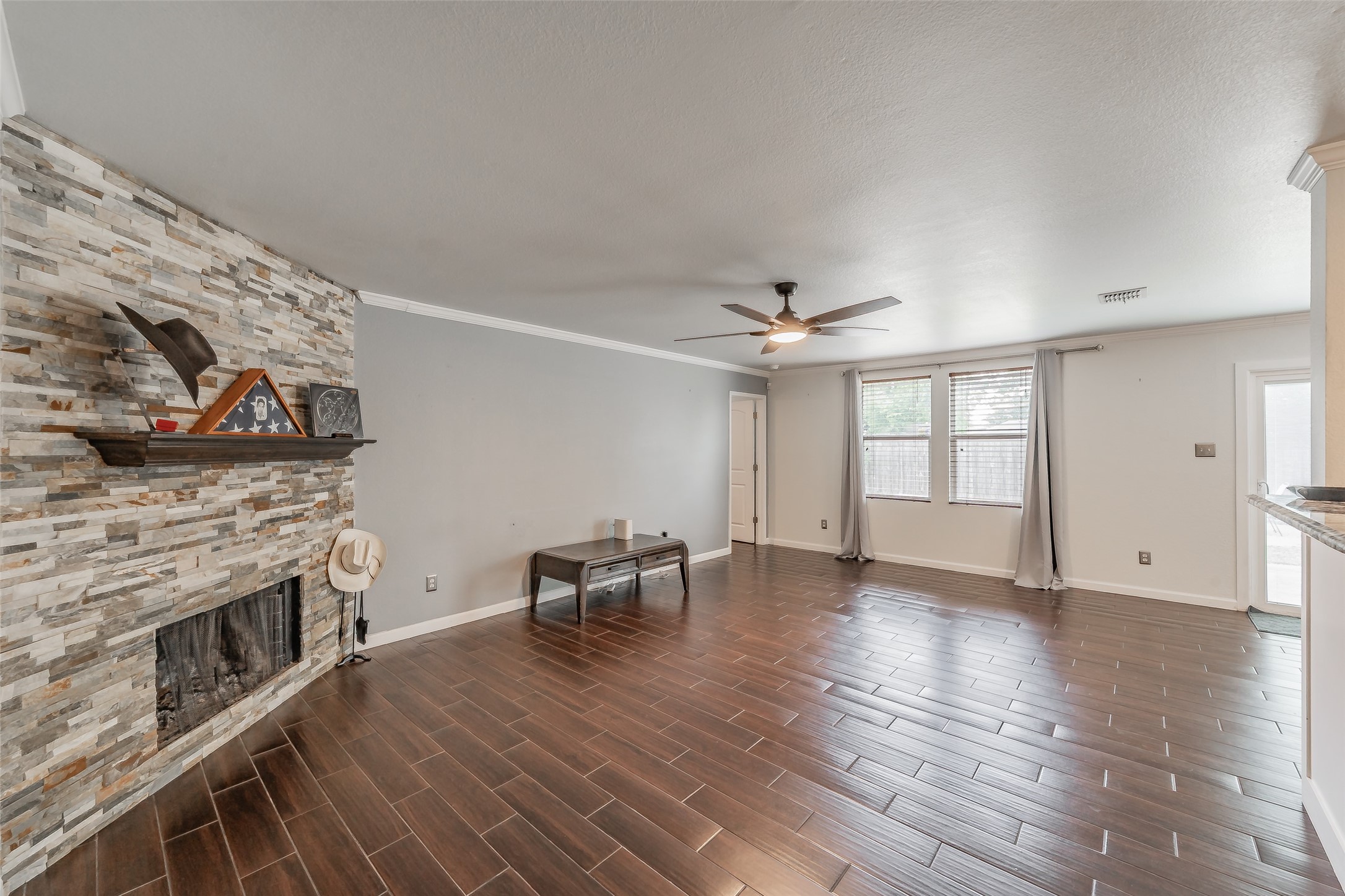 337 Snapdragon Court Burleson TX 76028