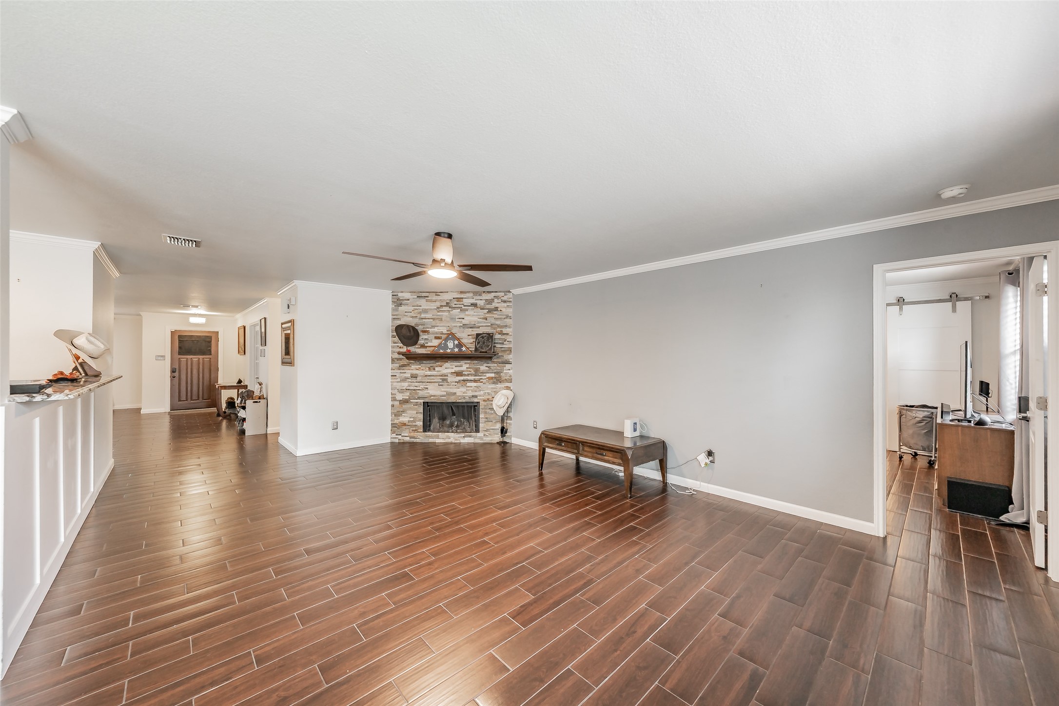 337 Snapdragon Court Burleson TX 76028