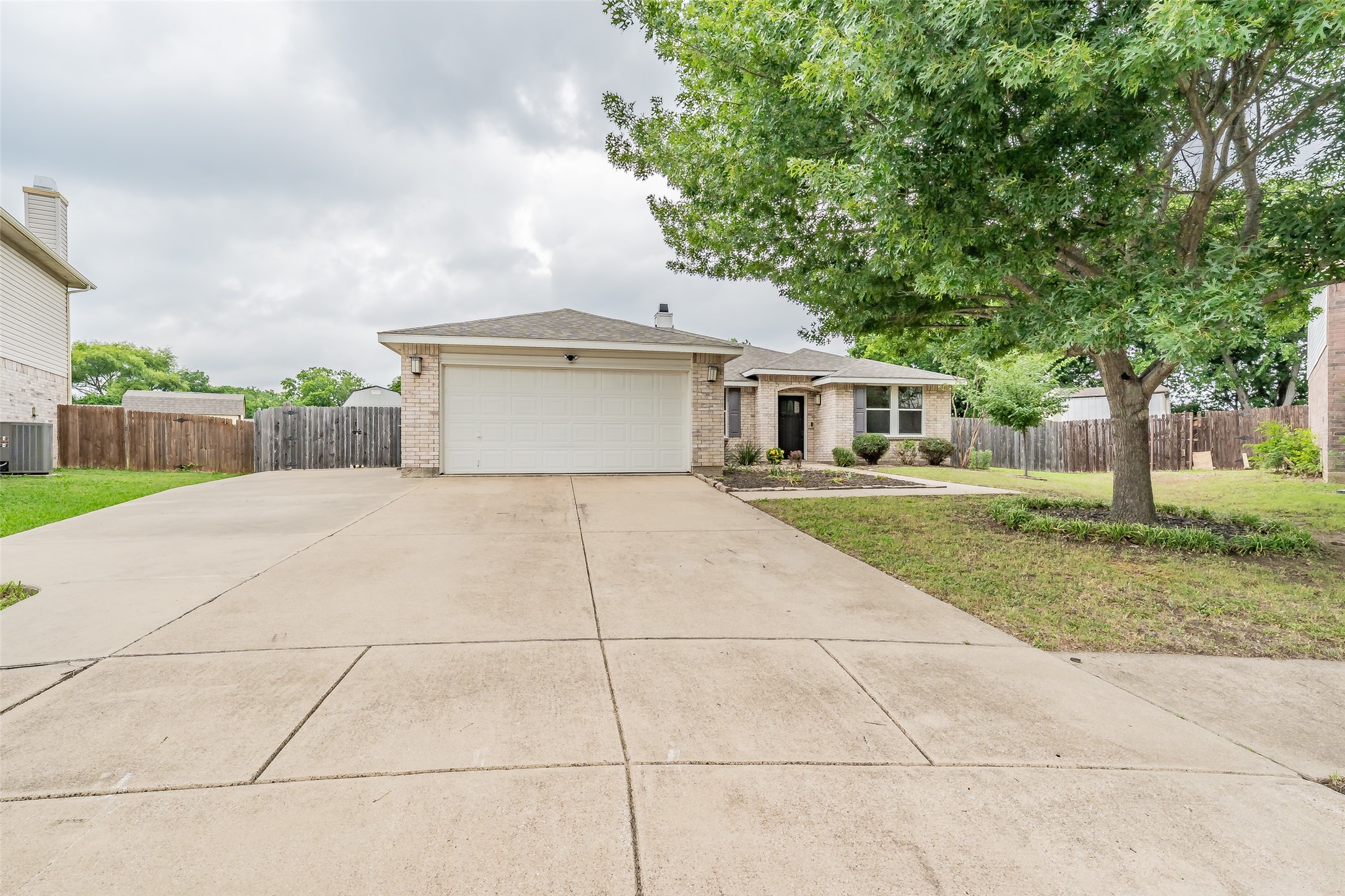 337 Snapdragon Court Burleson TX 76028
