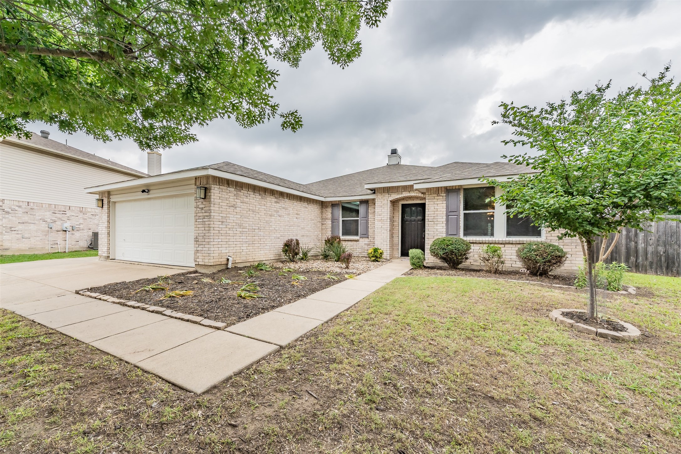 337 Snapdragon Court Burleson TX 76028
