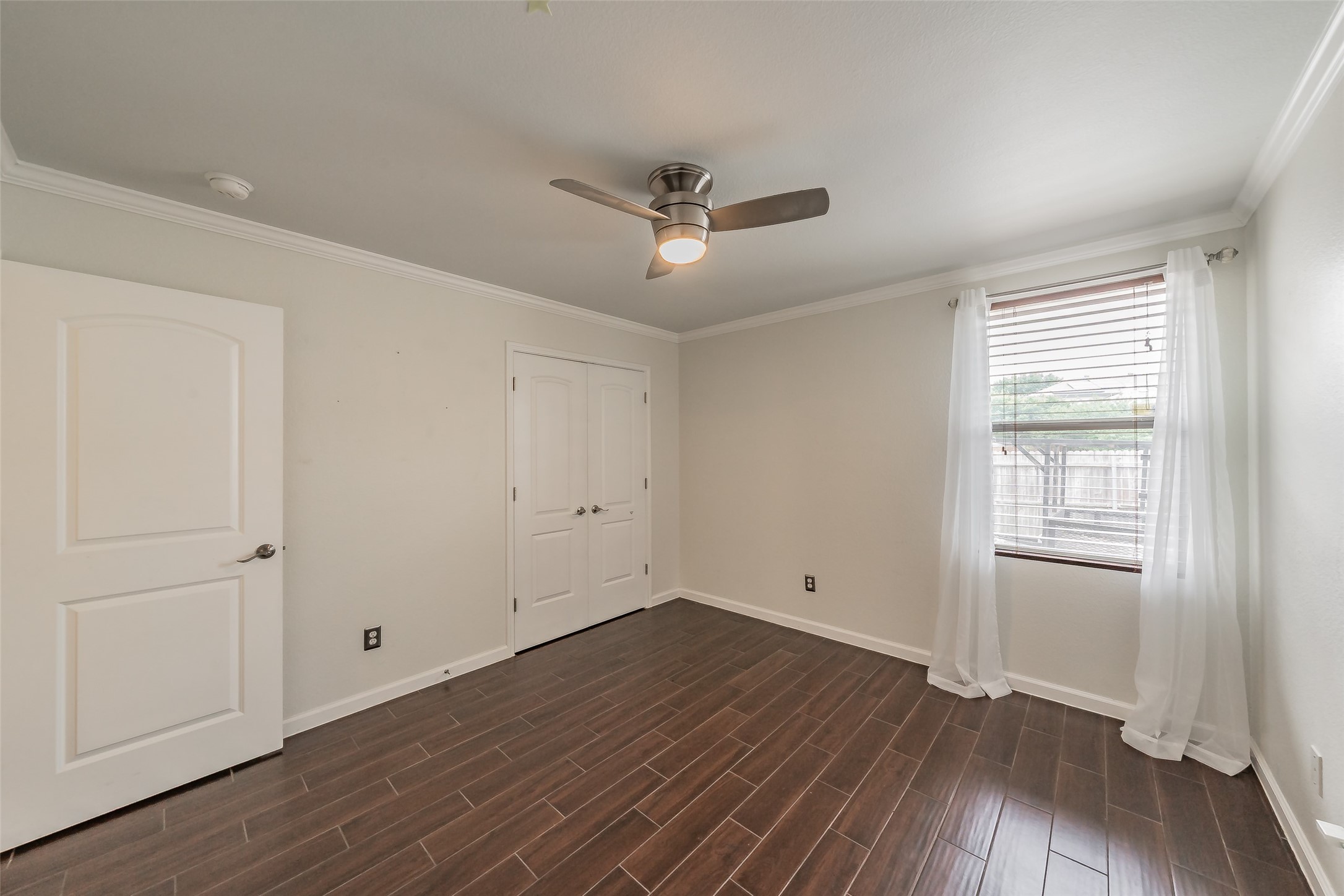 337 Snapdragon Court Burleson TX 76028