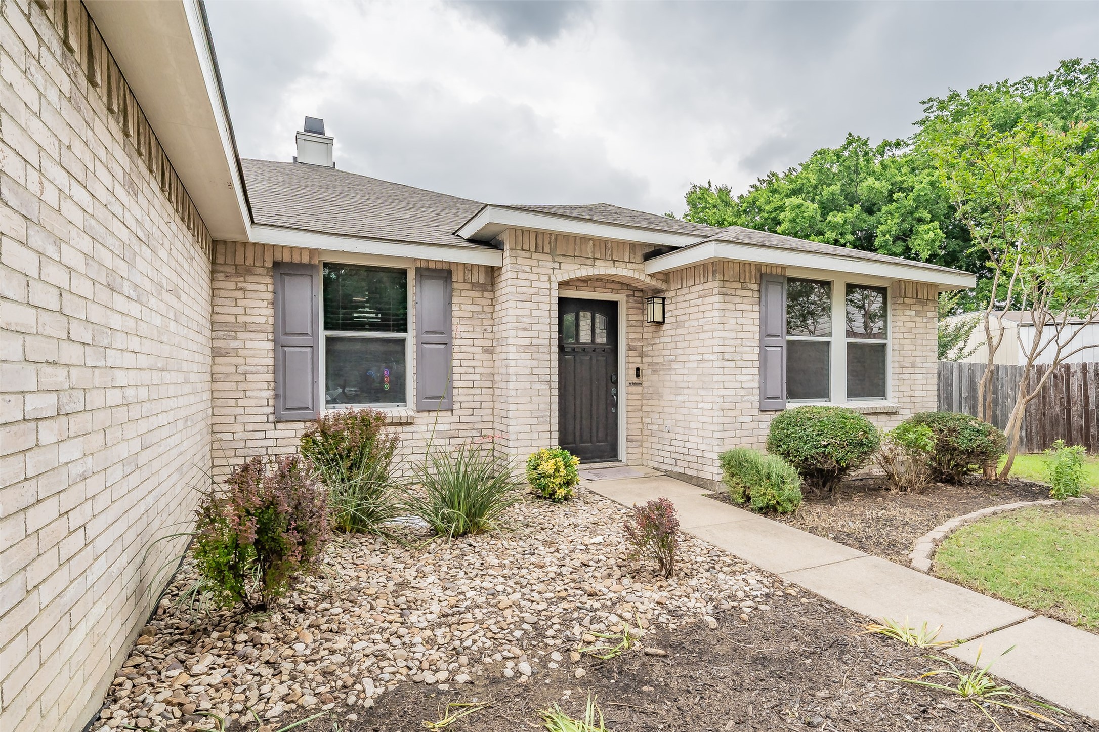 337 Snapdragon Court Burleson TX 76028