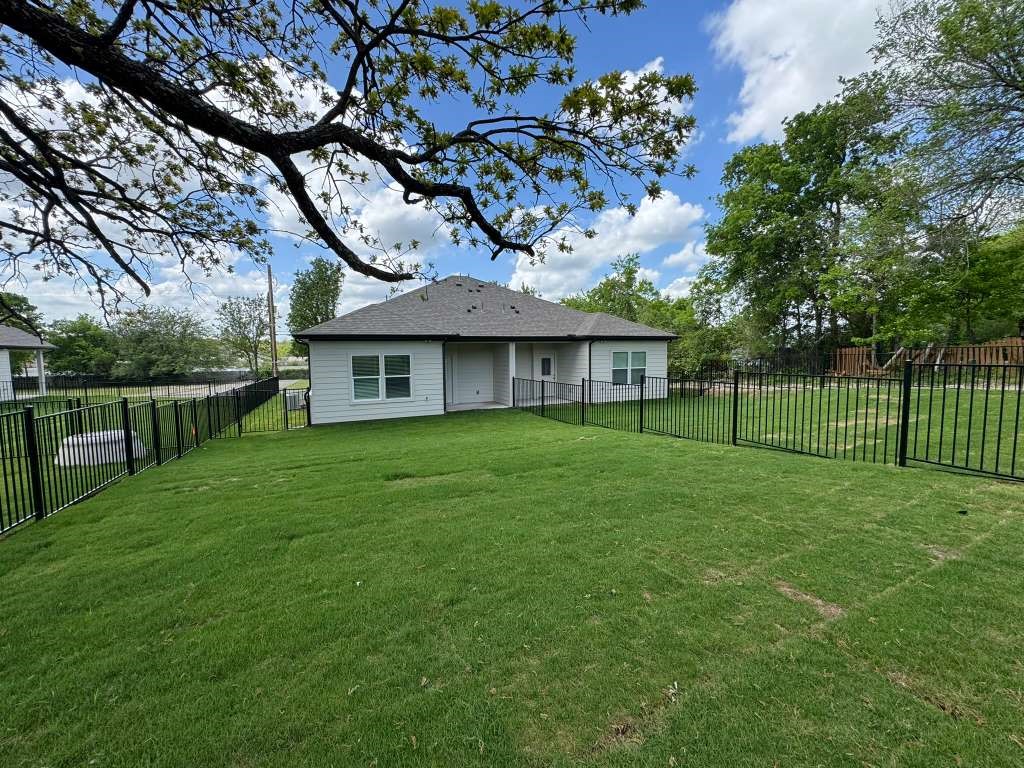 1223 S Austin Street Sherman TX 75090