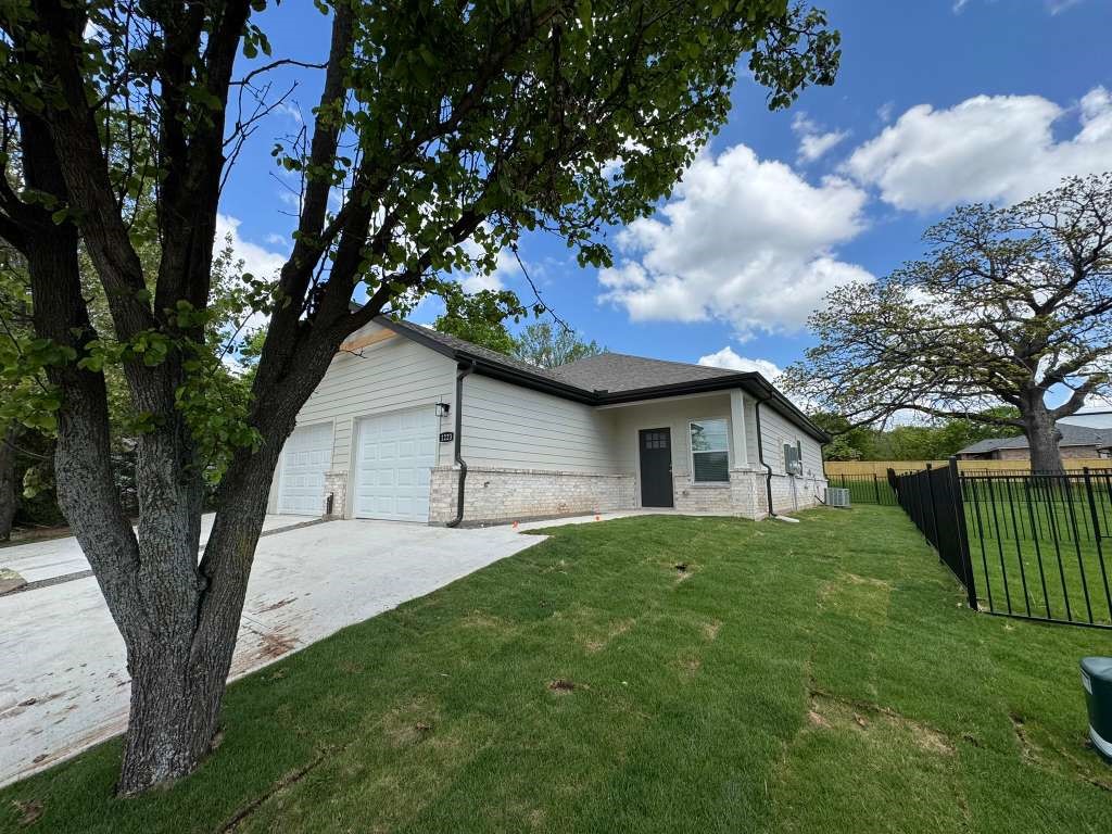 1223 S Austin Street Sherman TX 75090