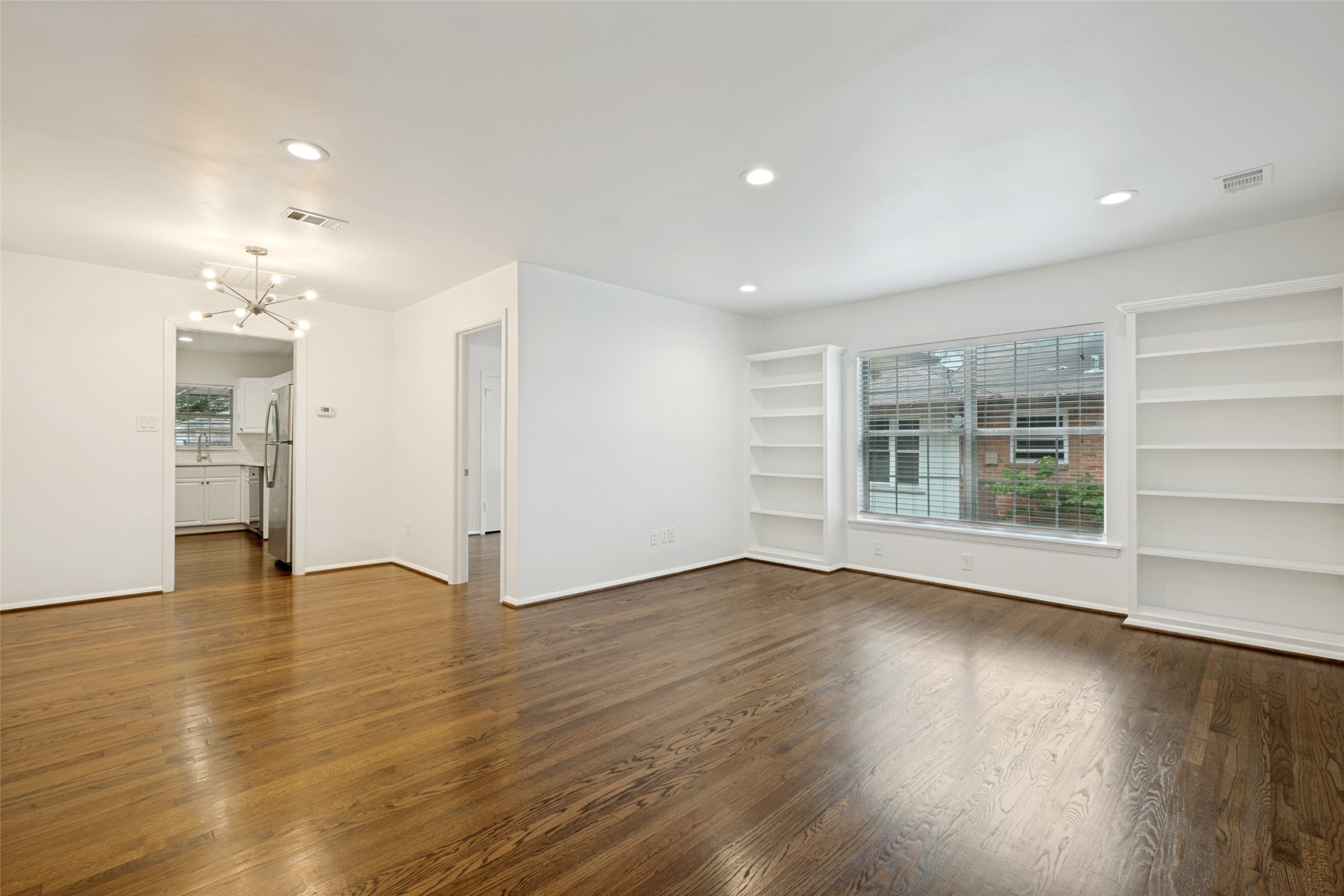 6323 Ravendale Lane Dallas TX 75214