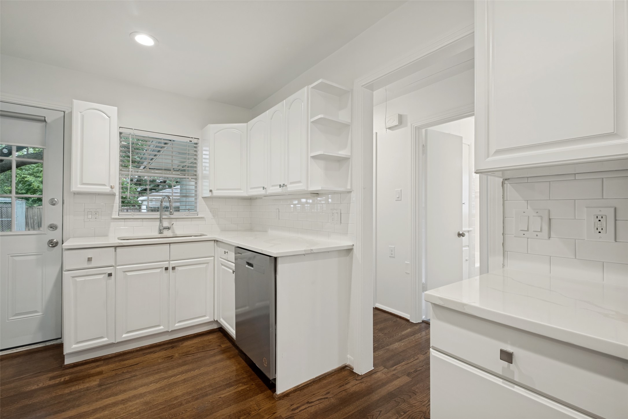 6323 Ravendale Lane Dallas TX 75214