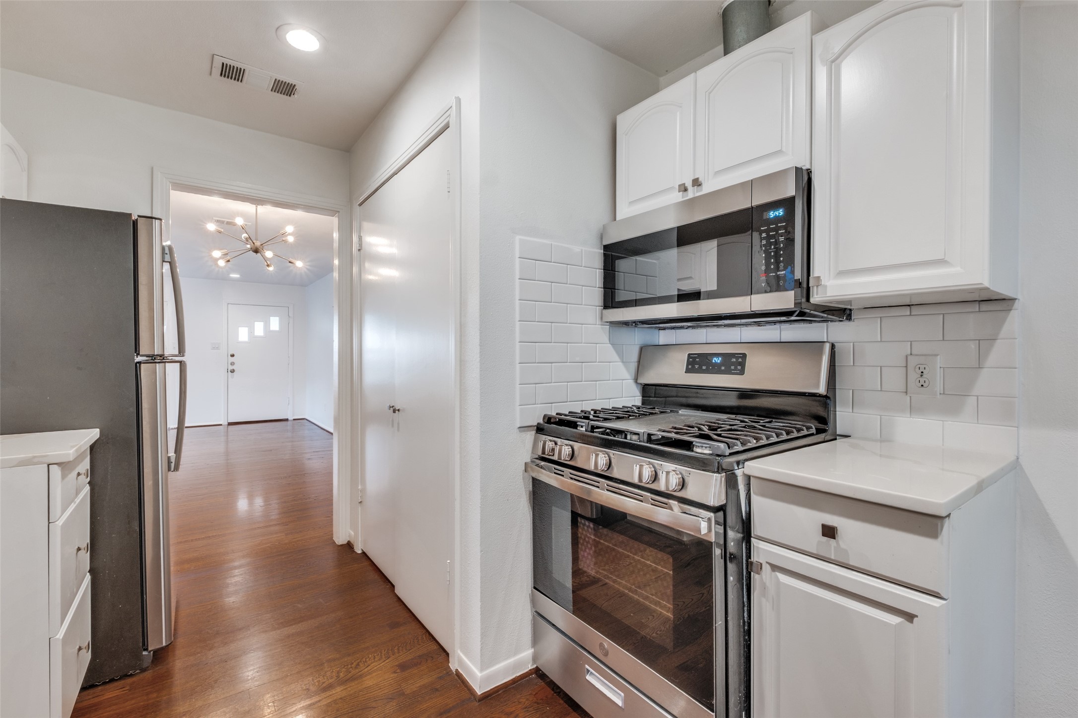 6323 Ravendale Lane Dallas TX 75214