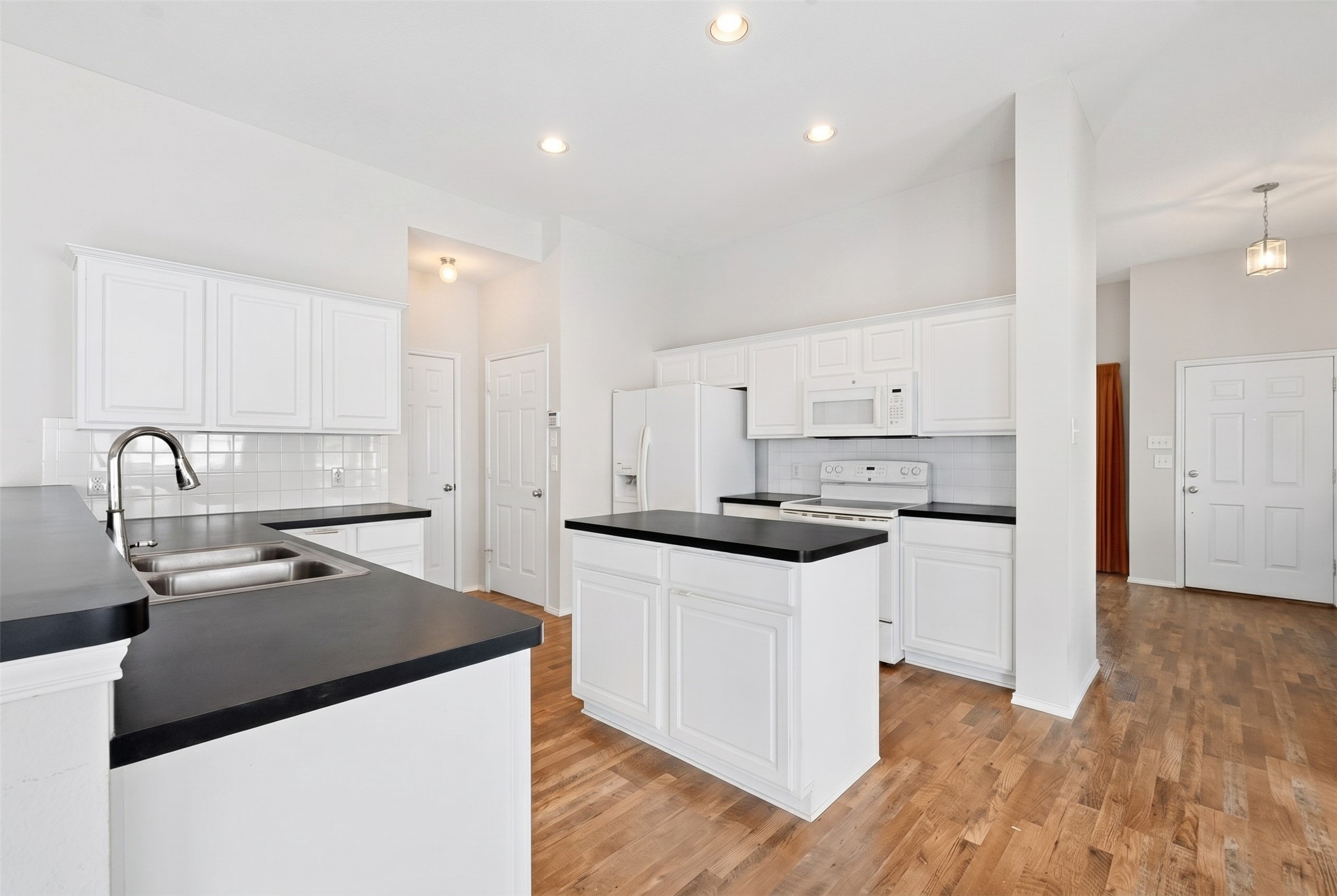 9844 Meadow Rue Drive Mckinney TX 75072