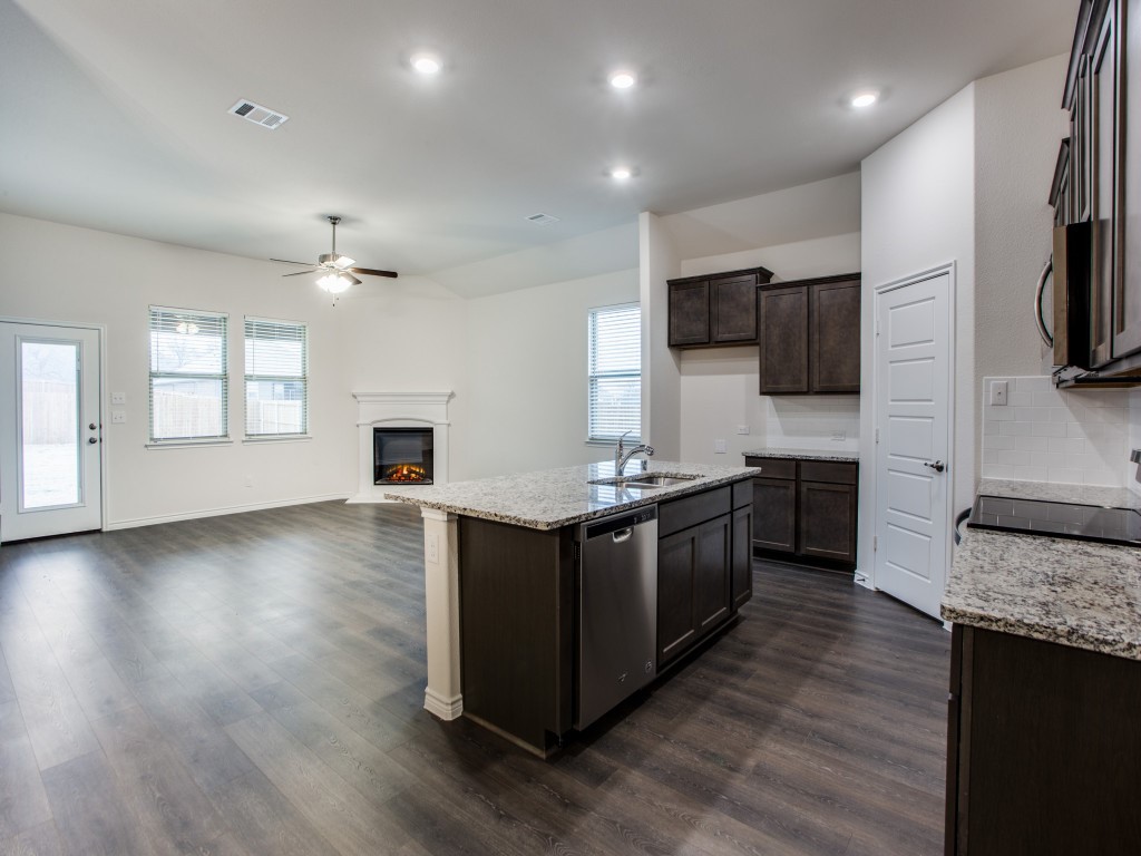 123 Lakeview Circle Pilot Point TX 76258