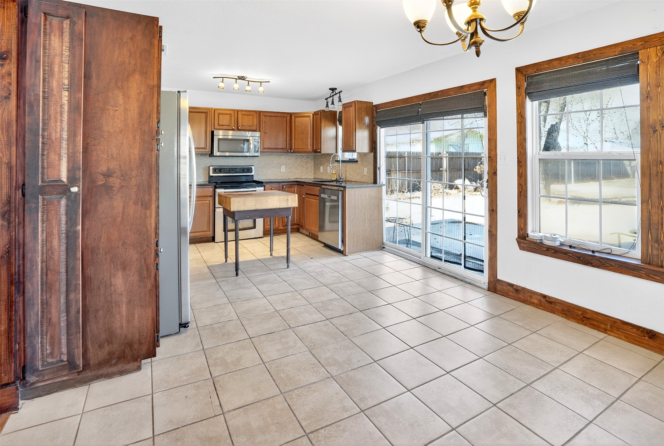 316 W Rucker Street Granbury TX 76048