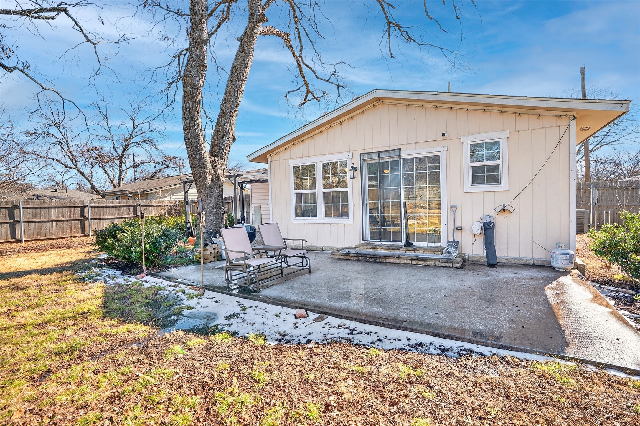 316 W Rucker Street Granbury TX 76048