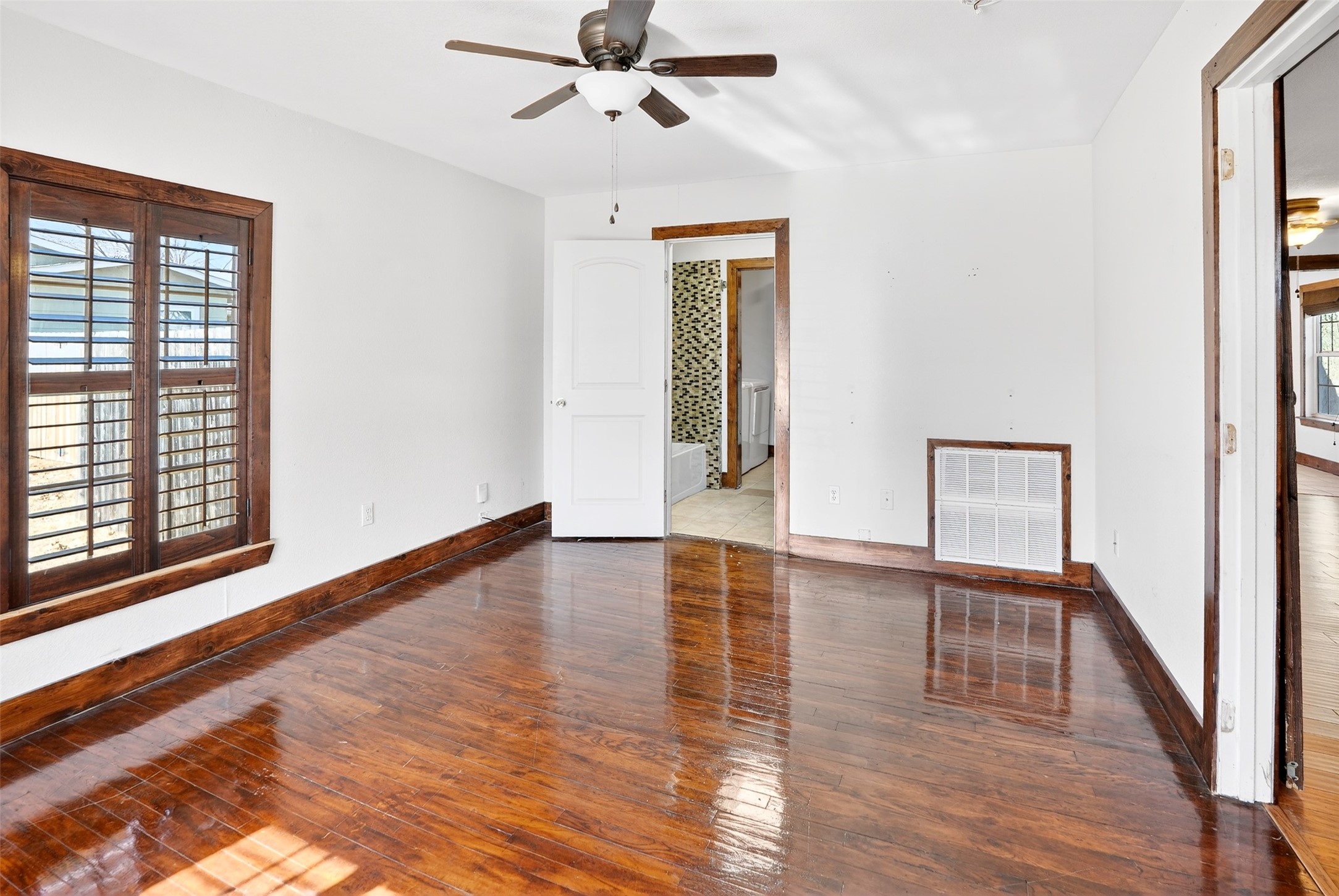 316 W Rucker Street Granbury TX 76048