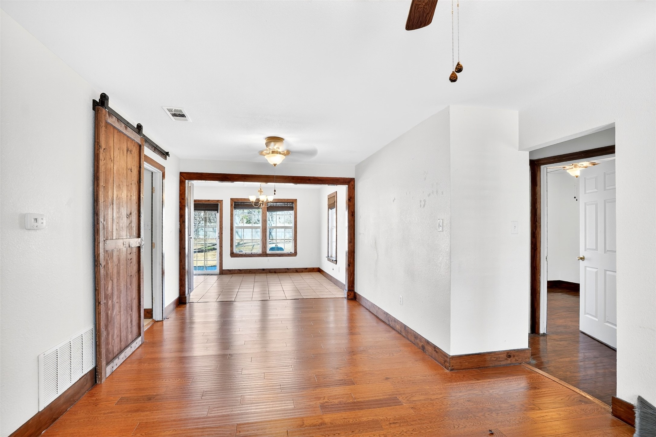 316 W Rucker Street Granbury TX 76048