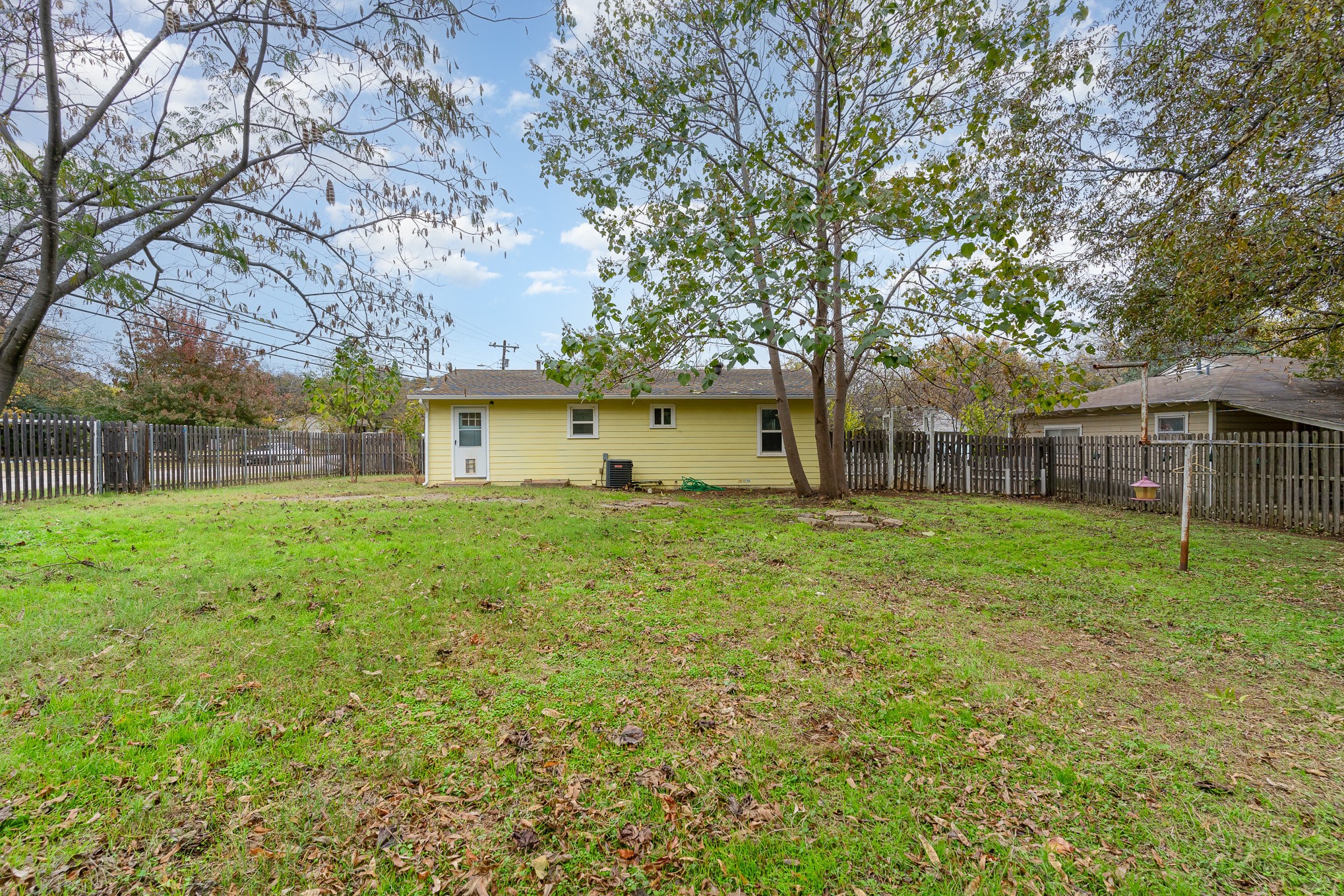 700 Broadway Avenue Euless TX 76040