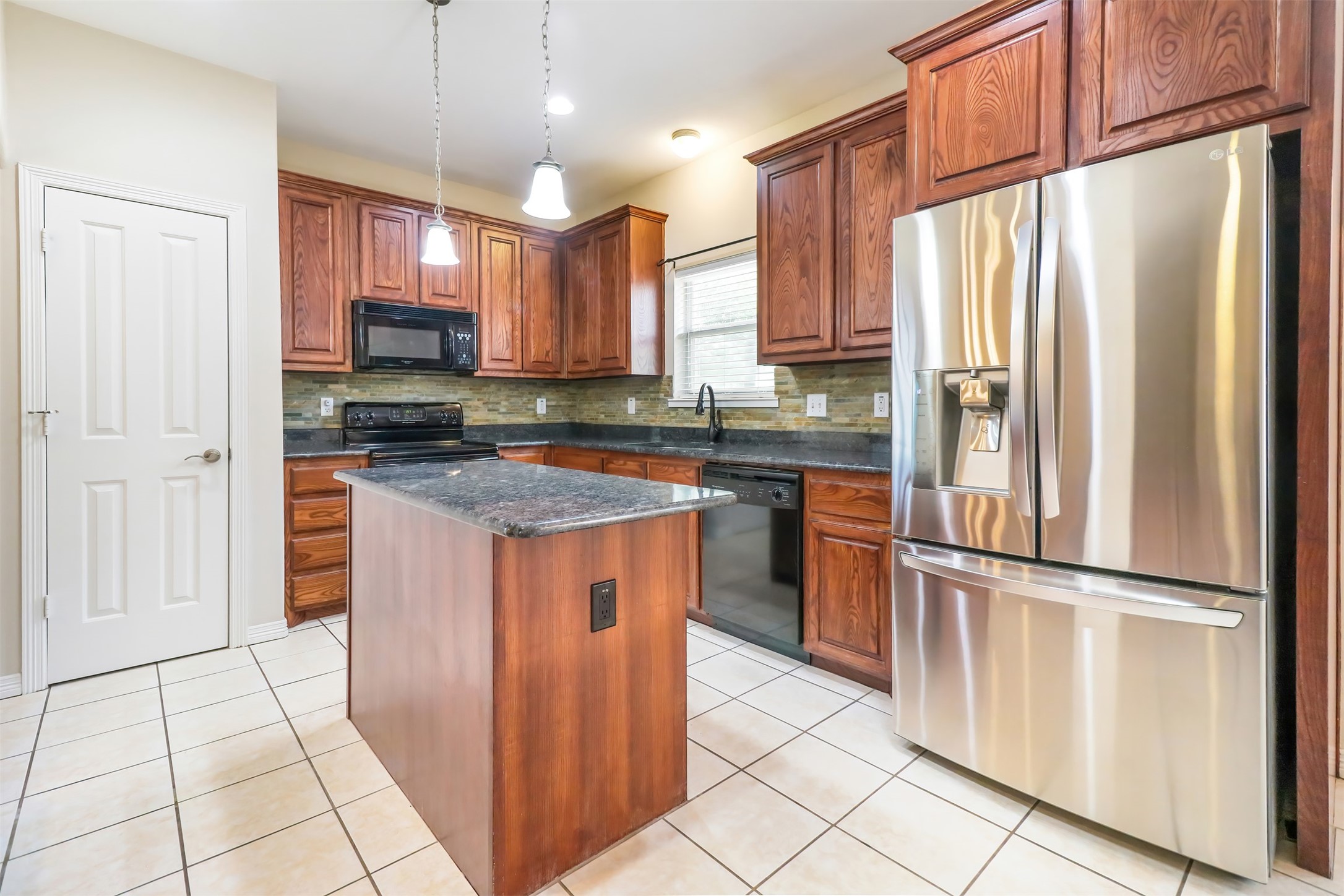 102 Whipperwill Way Red Oak TX 75154