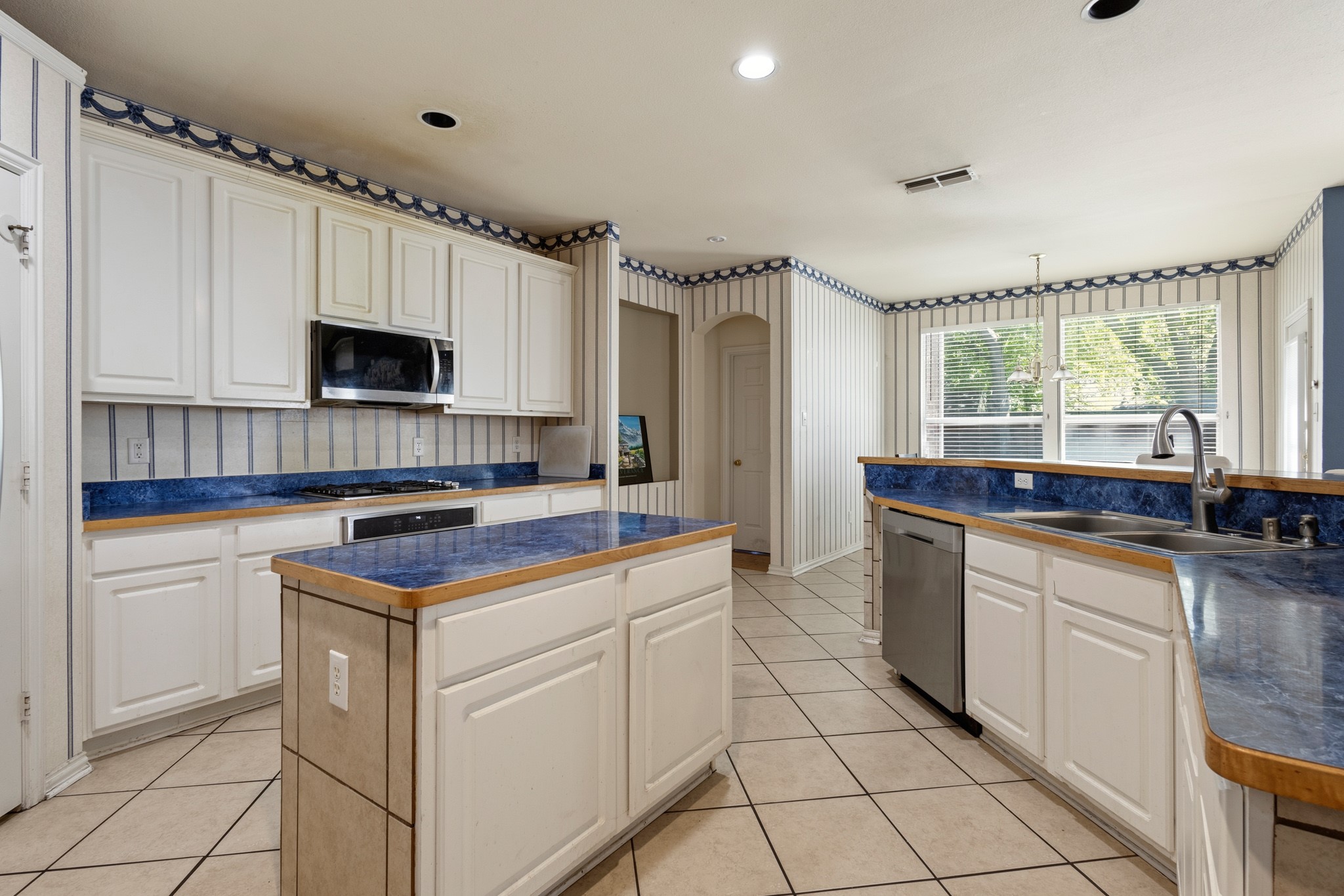 3480 Daisy Lane Grand Prairie TX 75052