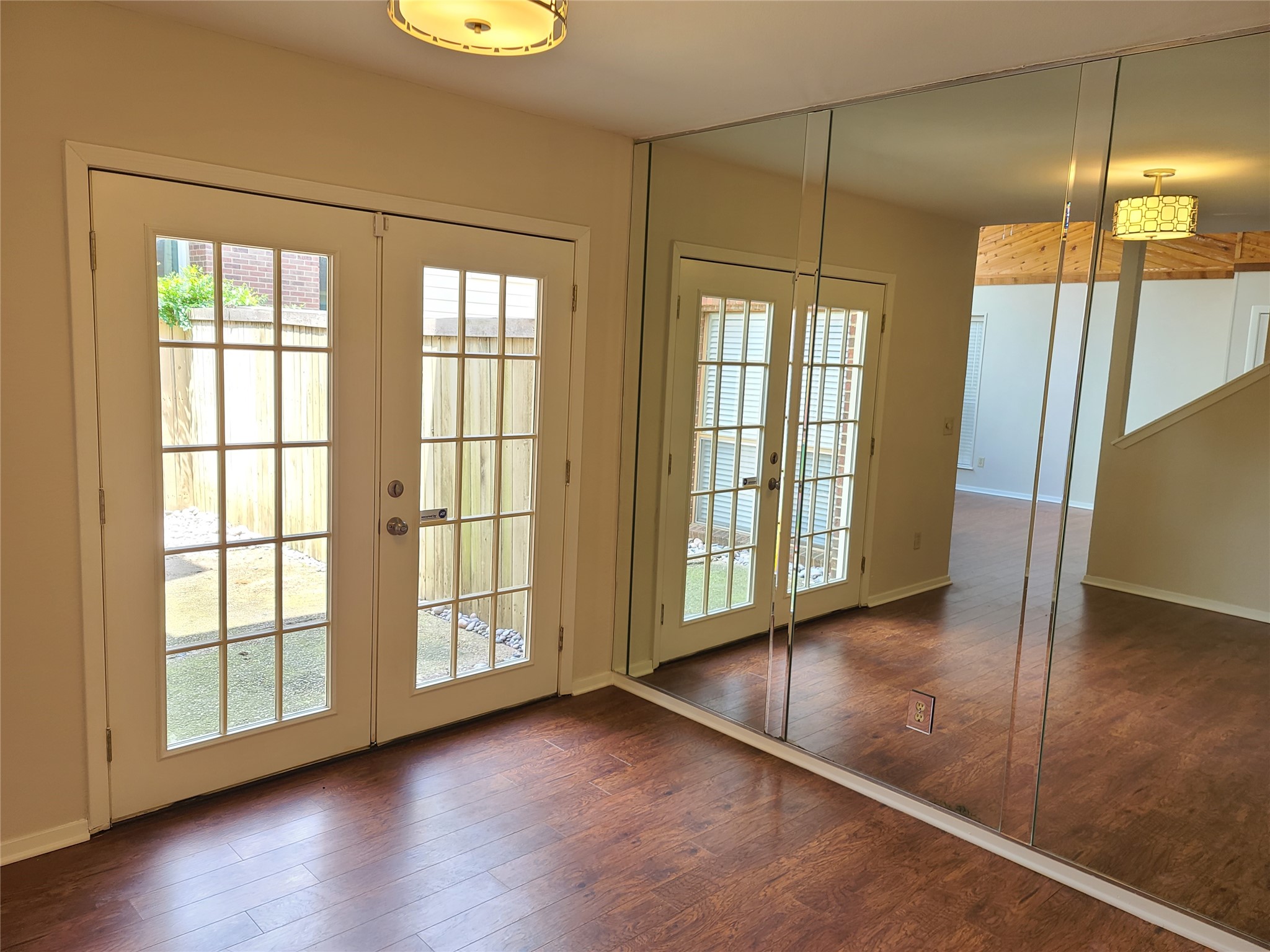 1914 Shorewood Drive Grapevine TX 76051