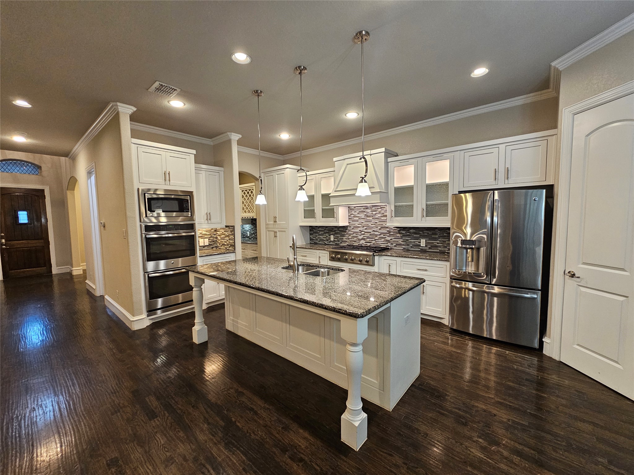 988 Shadyside Lane Dallas TX 75223