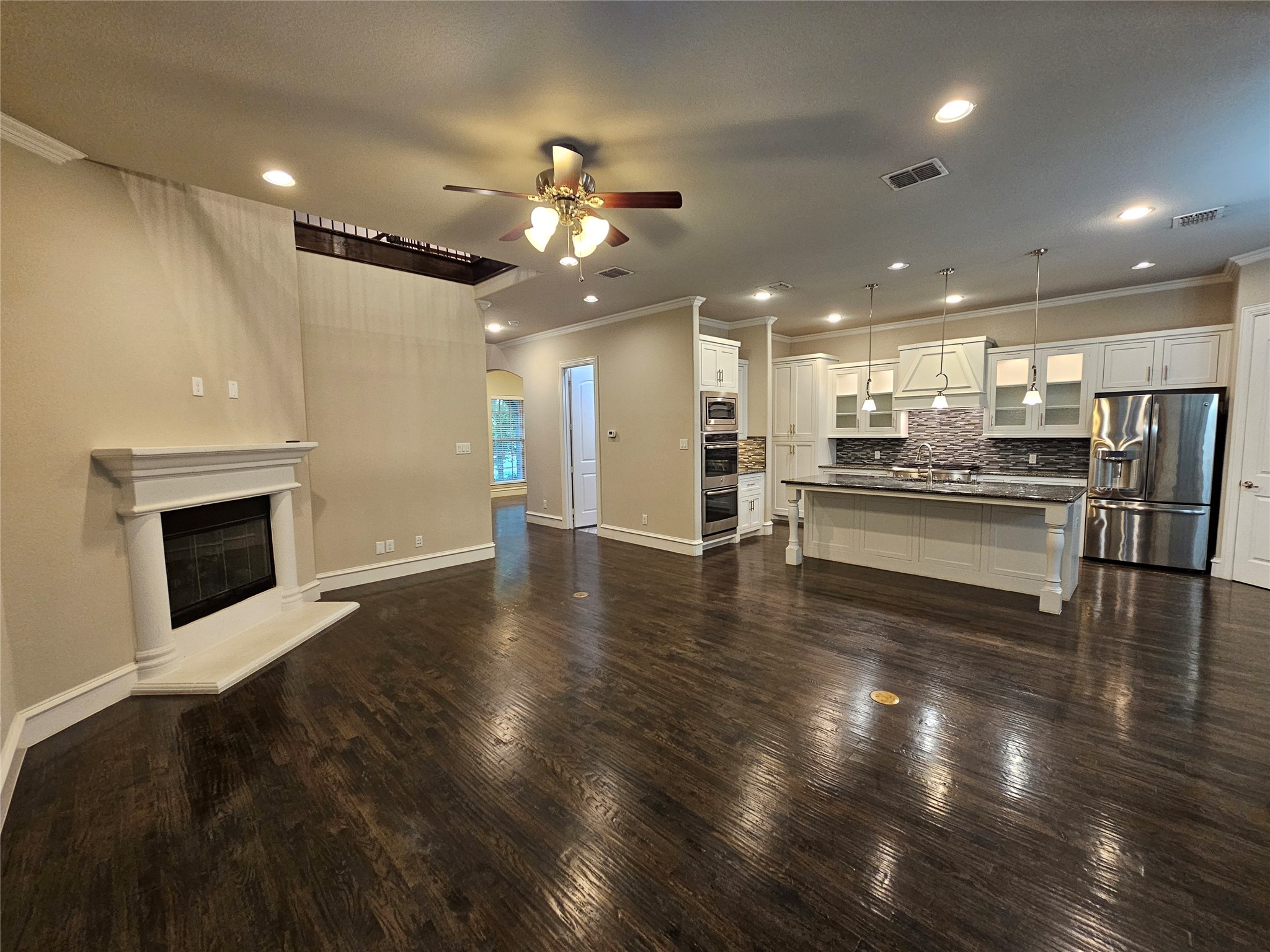 988 Shadyside Lane Dallas TX 75223