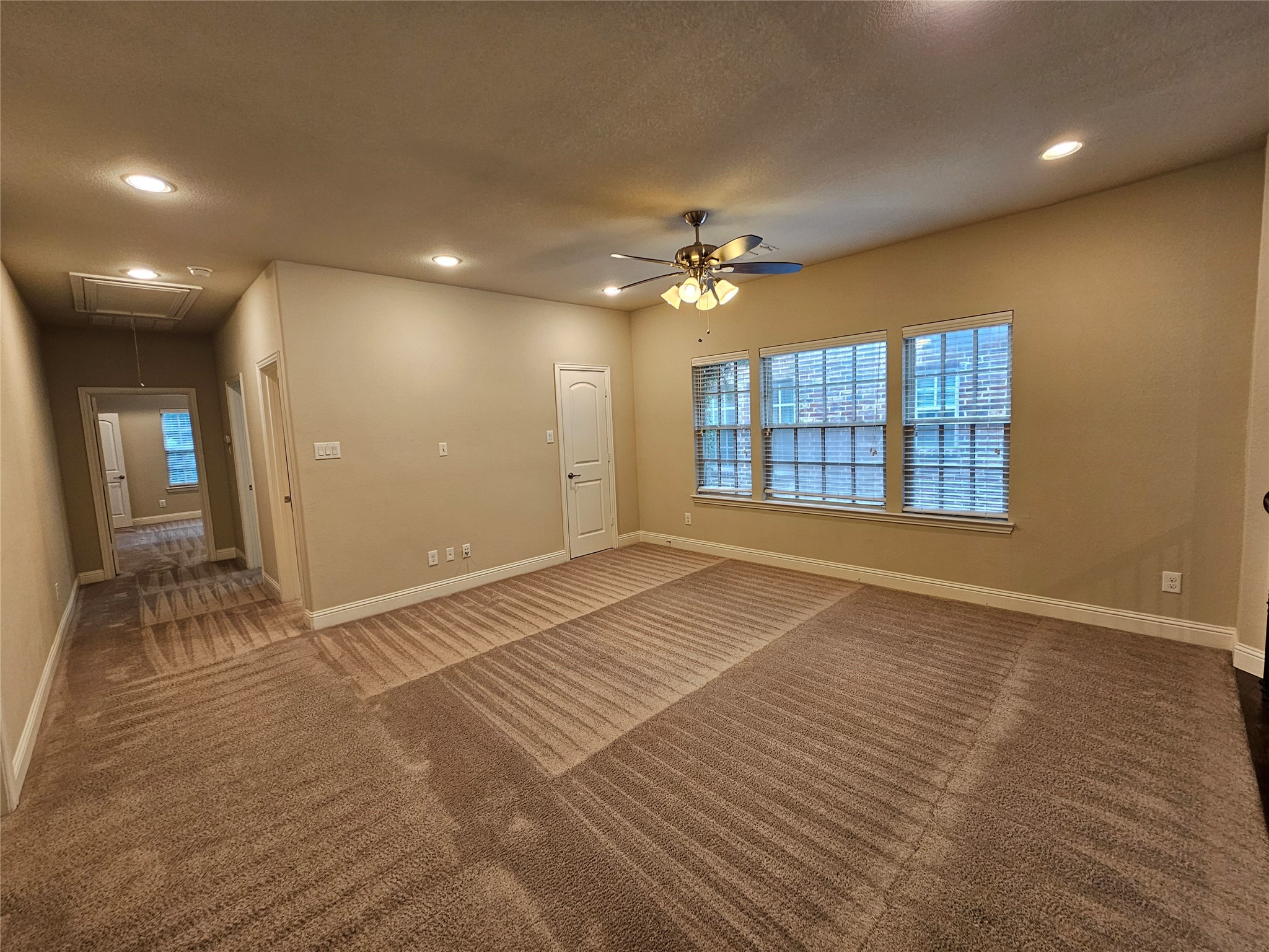 988 Shadyside Lane Dallas TX 75223