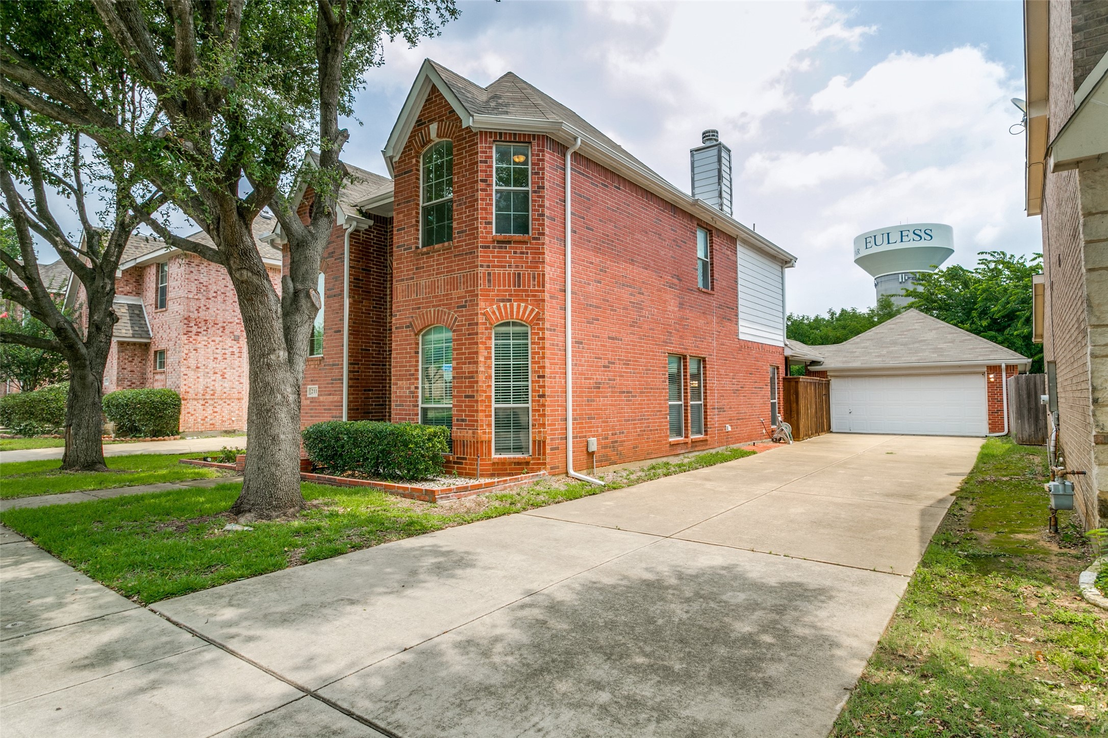 211 Patriot Lane Euless TX 76040