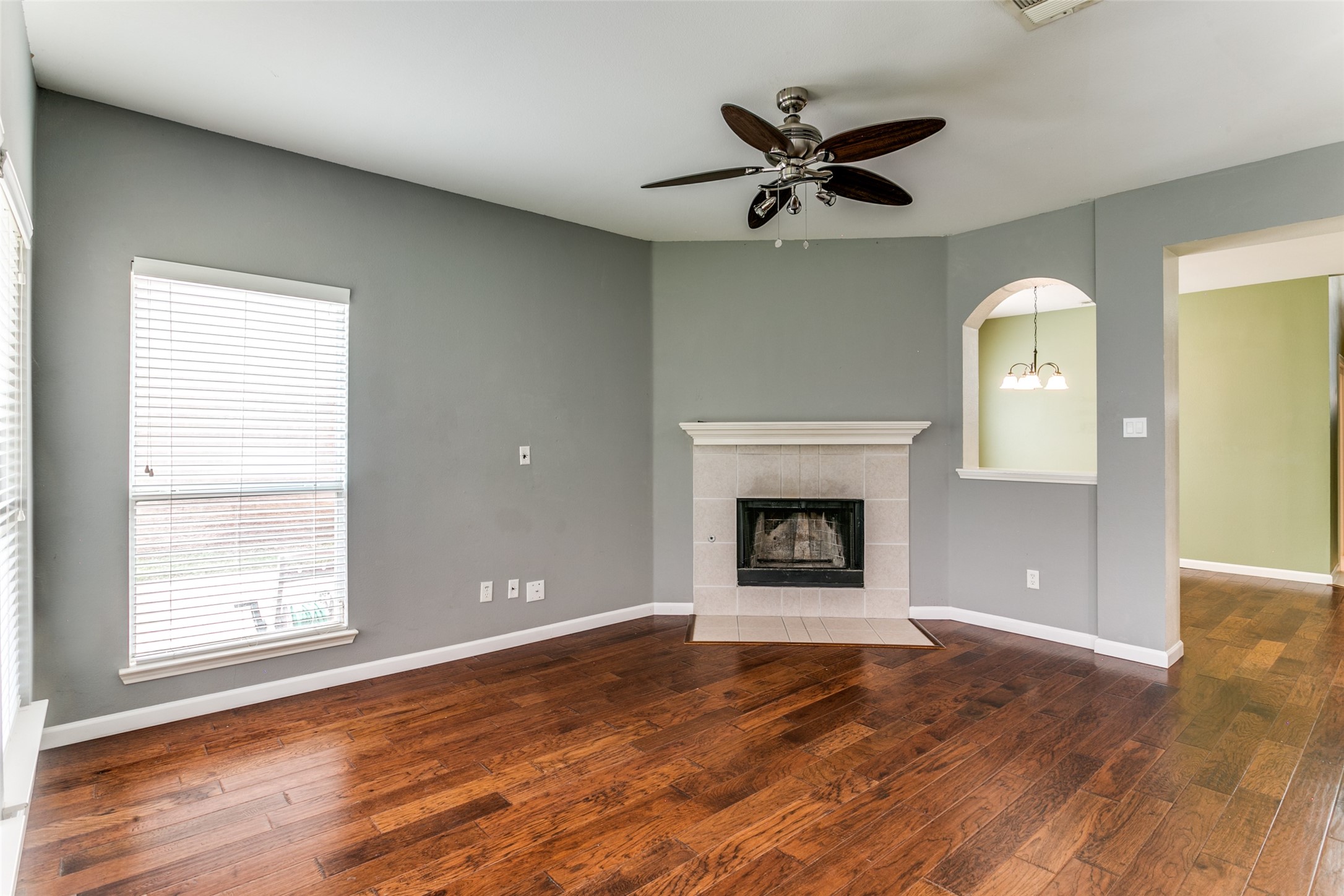 211 Patriot Lane Euless TX 76040