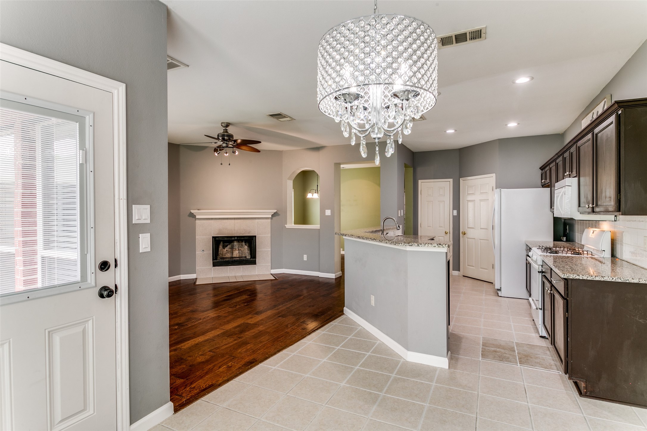 211 Patriot Lane Euless TX 76040