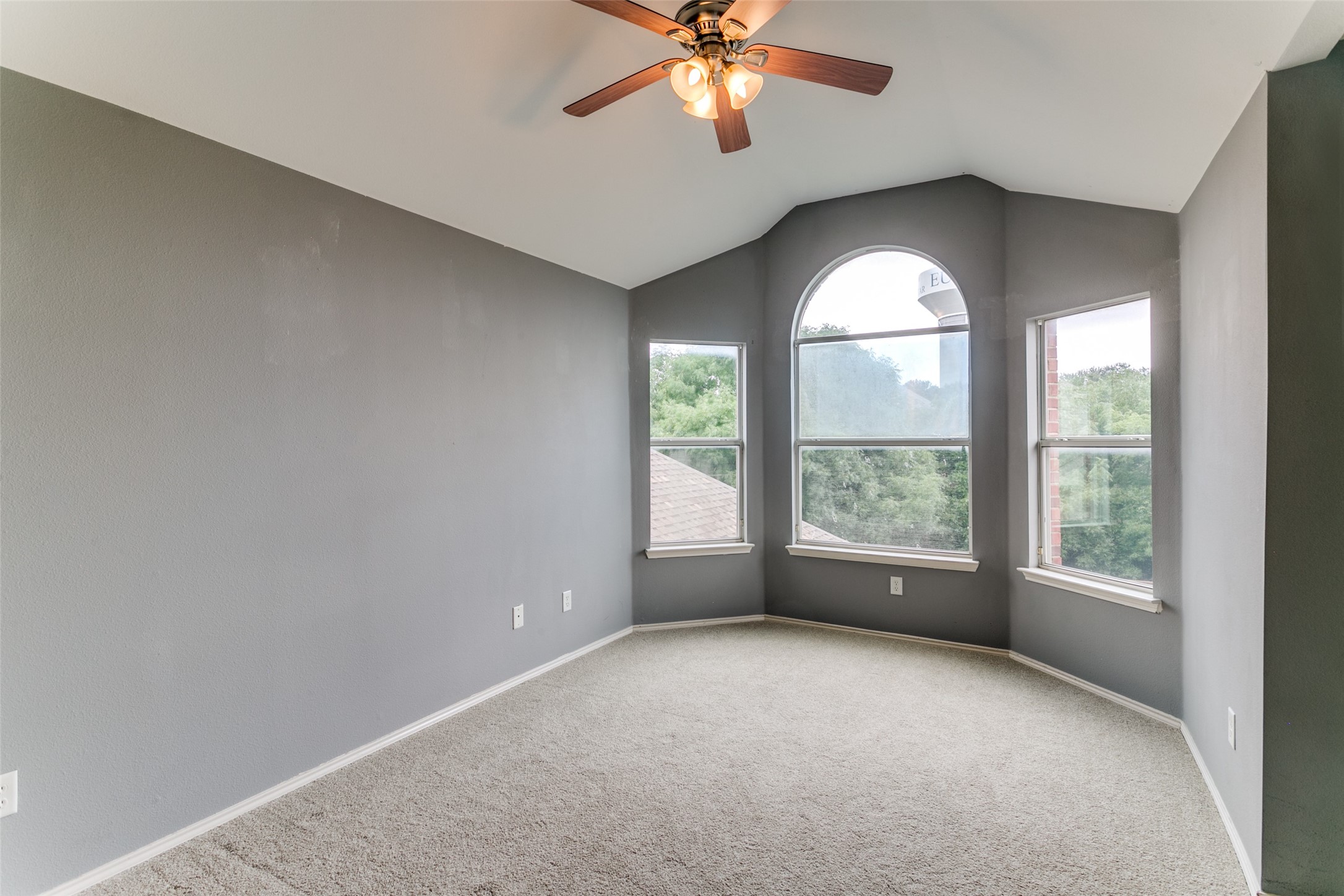 211 Patriot Lane Euless TX 76040