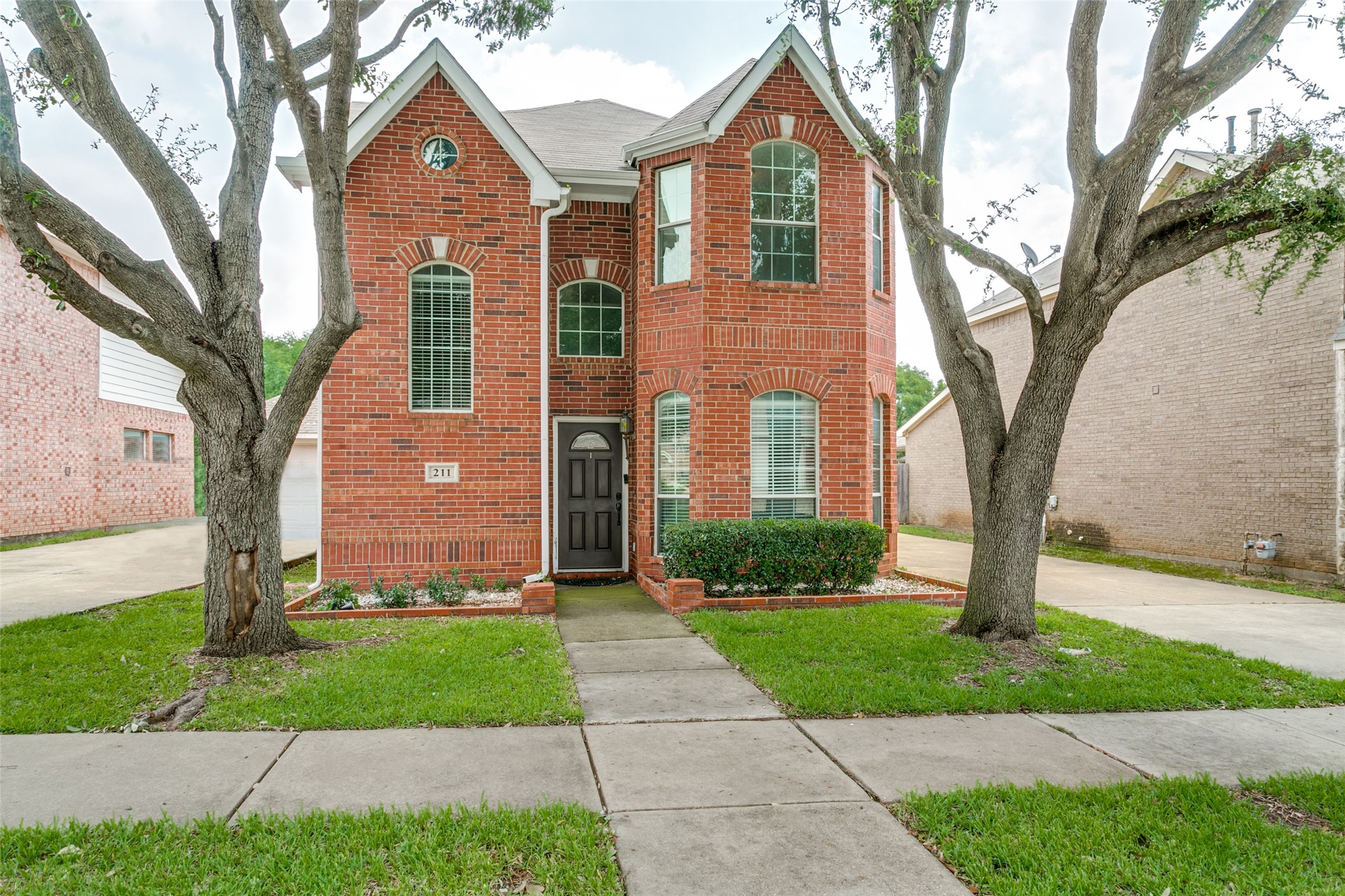 211 Patriot Lane Euless TX 76040