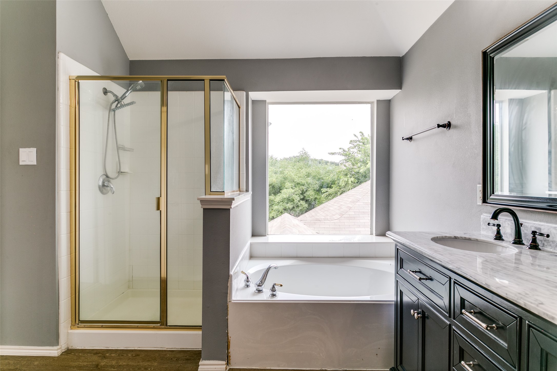 211 Patriot Lane Euless TX 76040