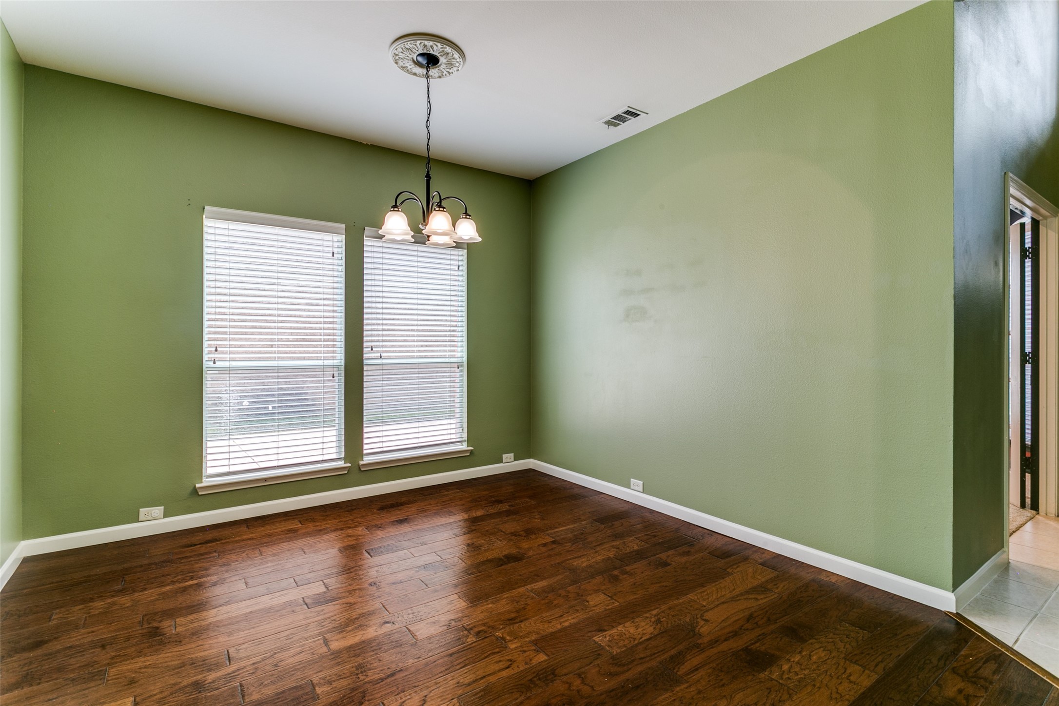 211 Patriot Lane Euless TX 76040