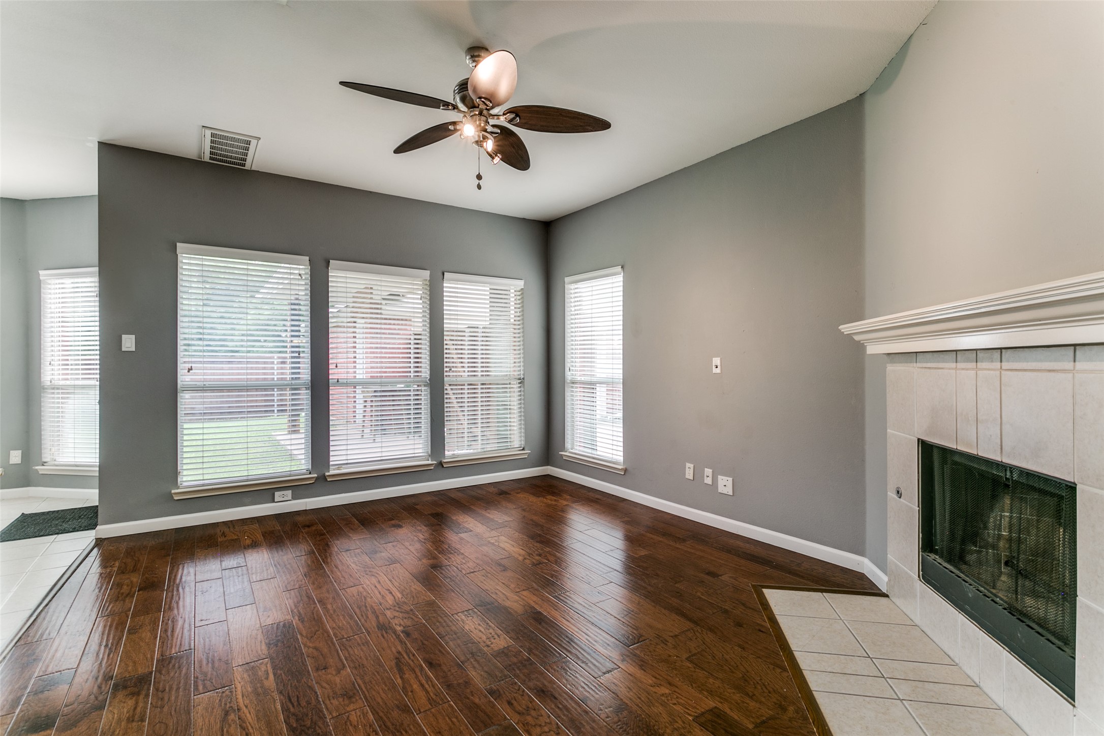 211 Patriot Lane Euless TX 76040
