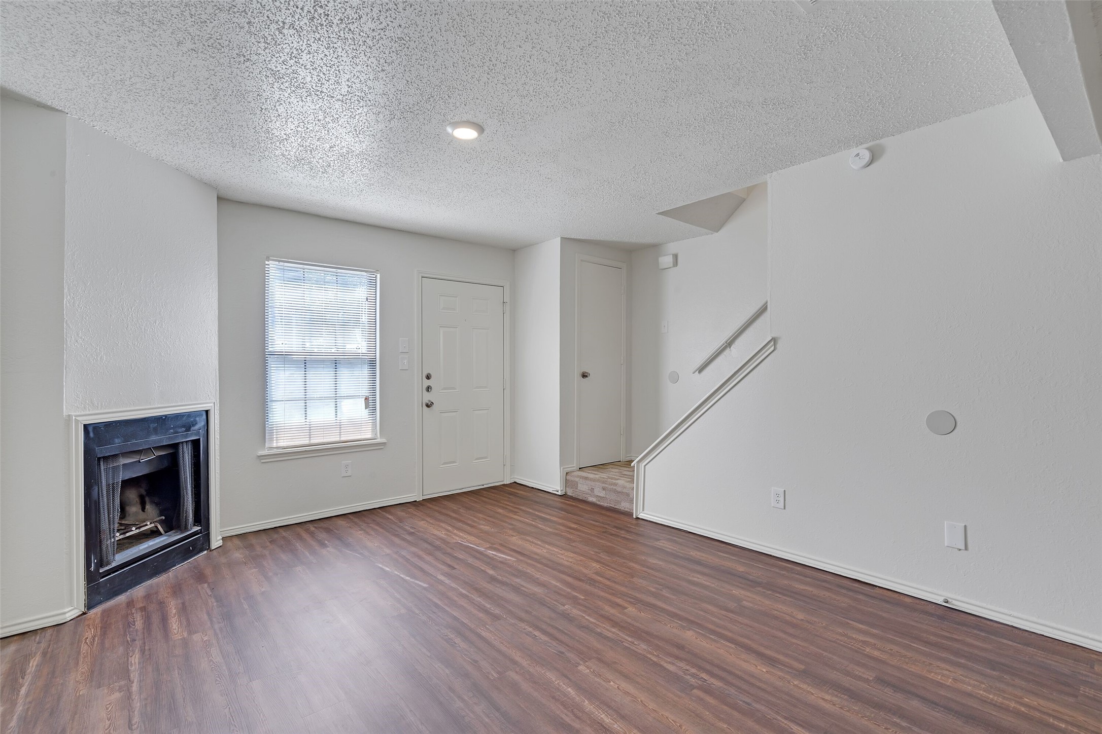 210 Rolston Road Irving TX 75060