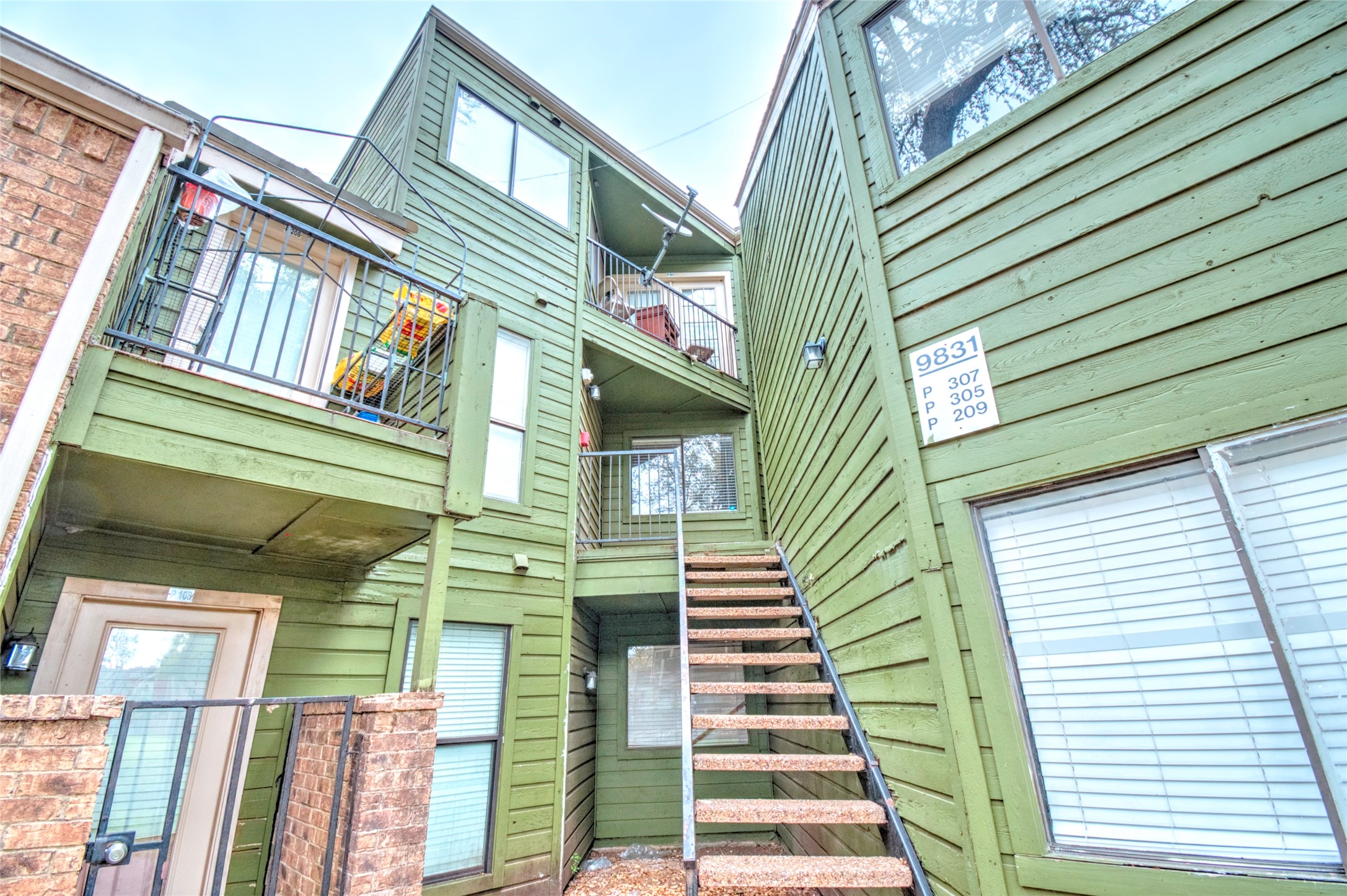9831 Walnut Street Dallas TX 75243
