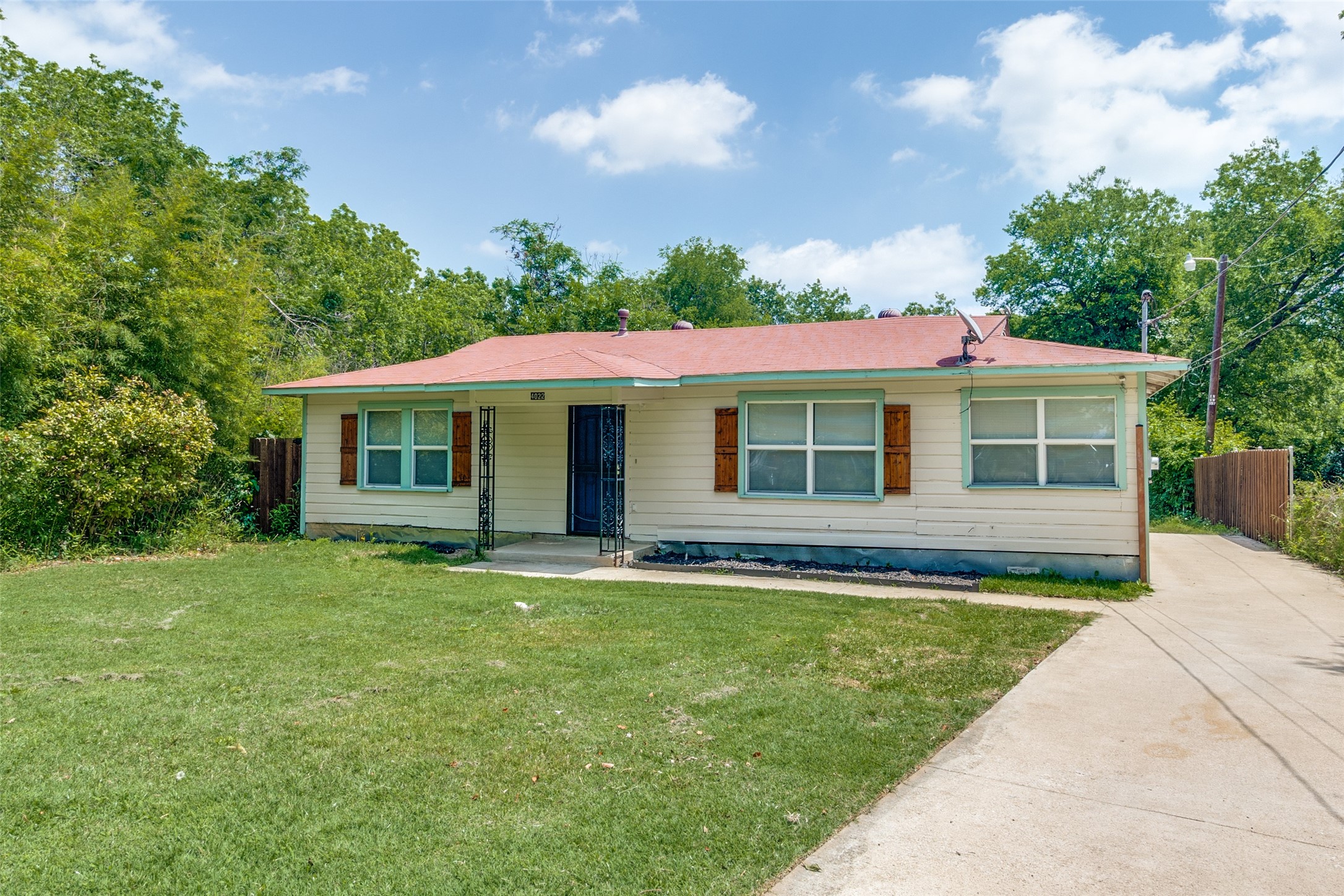 4022 Baker Avenue Dallas TX 75212