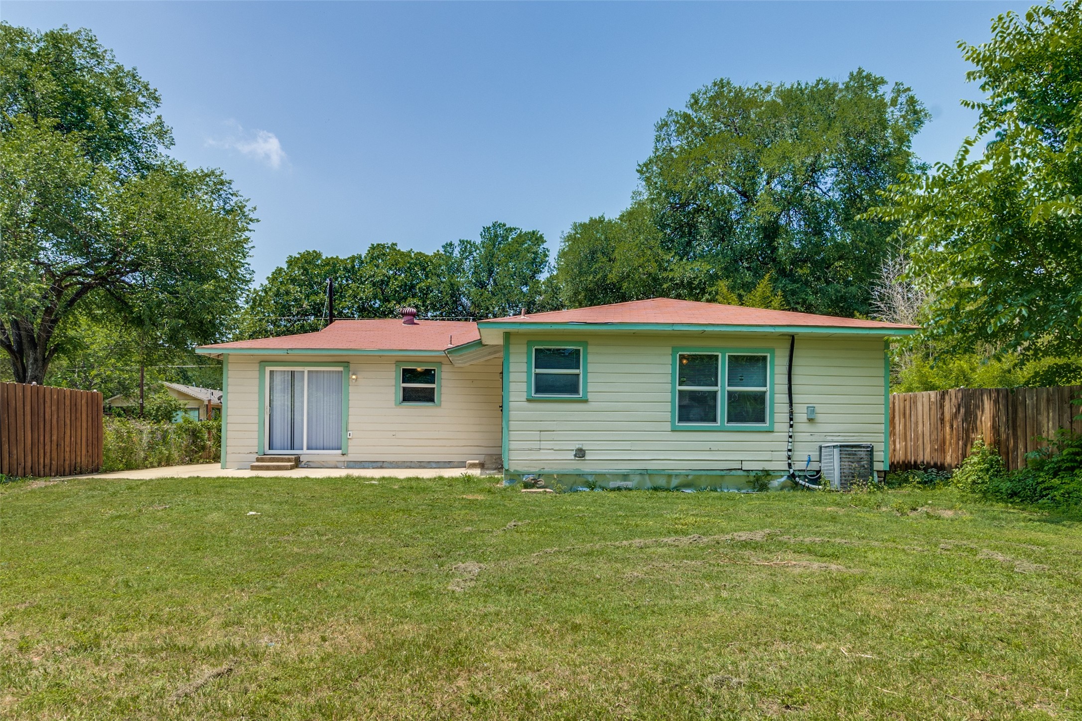 4022 Baker Avenue Dallas TX 75212